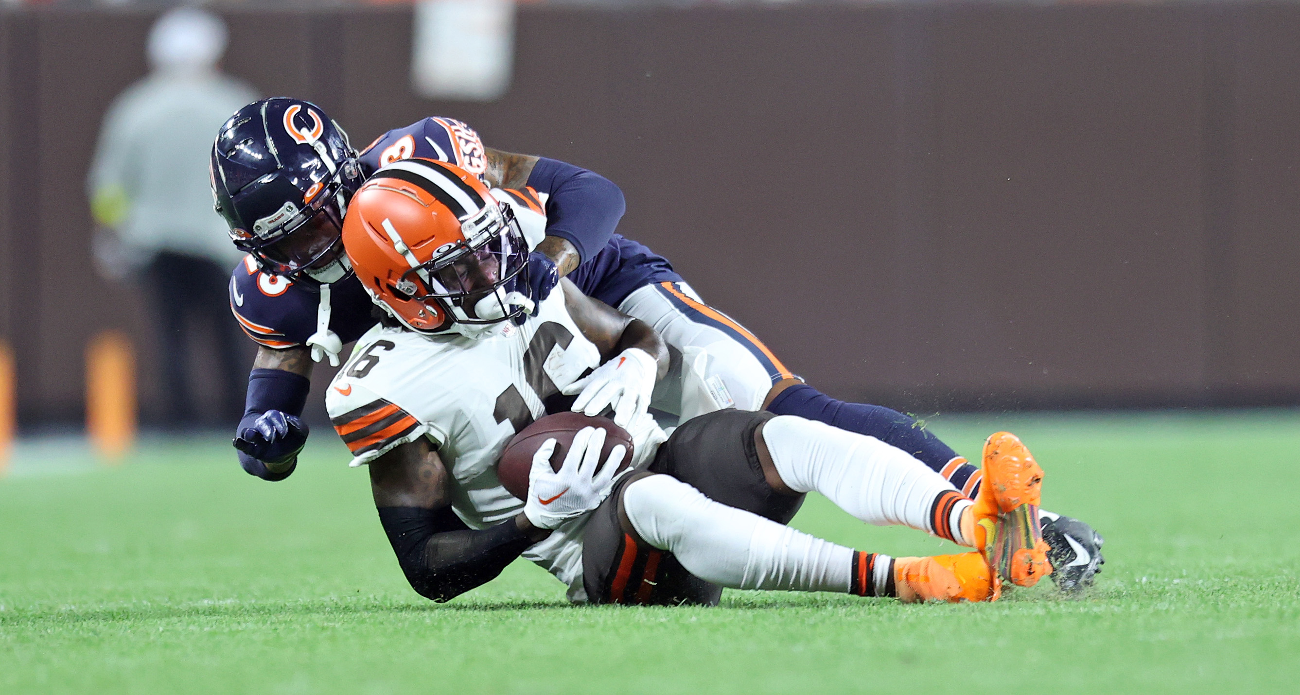 CLEVELAND, OH - AUGUST 27: Chicago Bears cornerback Kindle Vildor (22) on  the field during the first quarter of the National Football League  preseason game between the Chicago Bears and Cleveland Browns