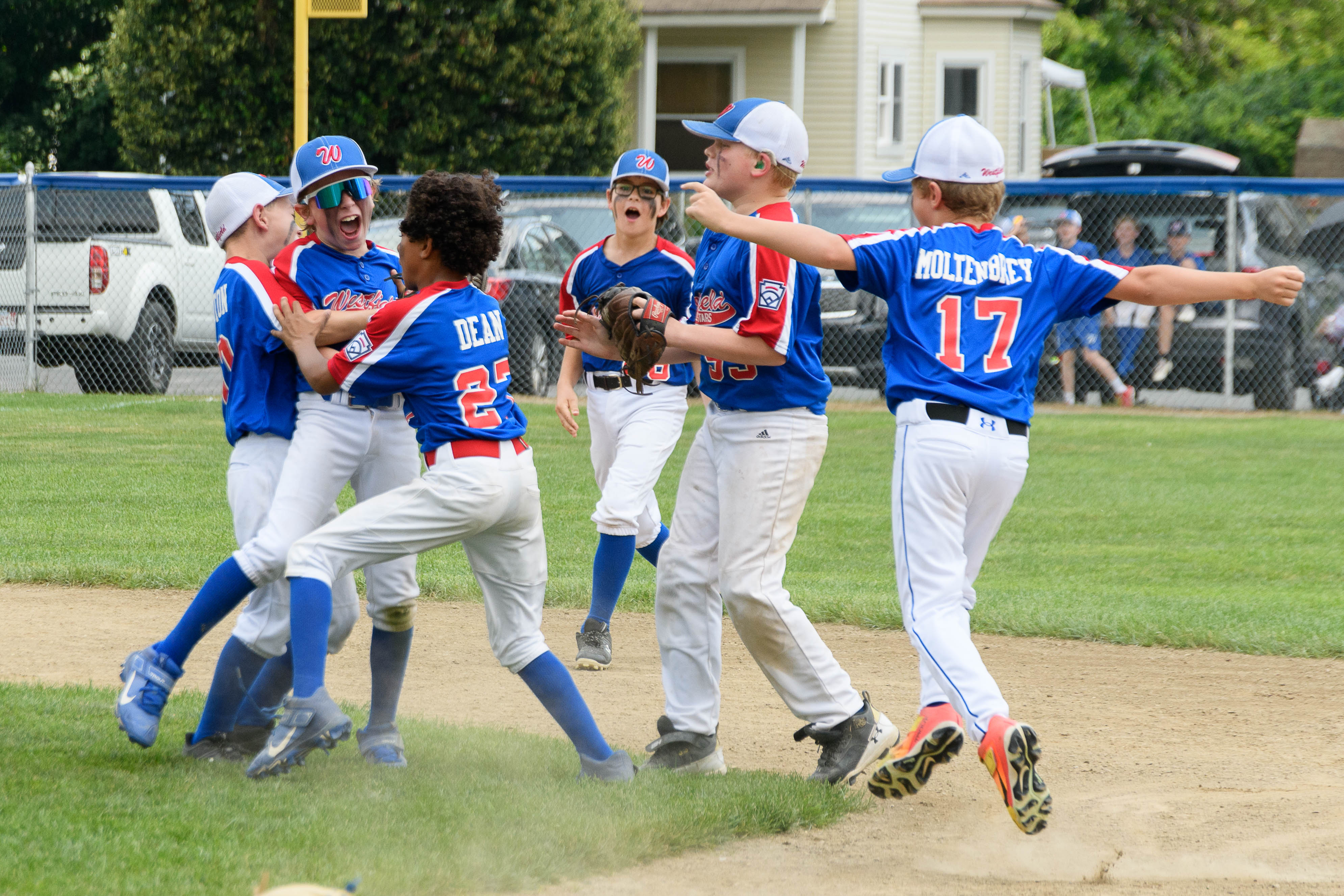 Westfield Majors silence Holyoke in Little League Baseball District 2  opener, 2-1 