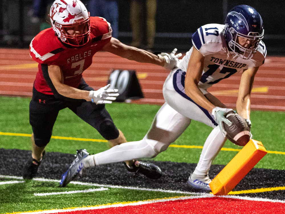 CV hosts Manheim Township in a 2022 D3 quarterfinal football playoff