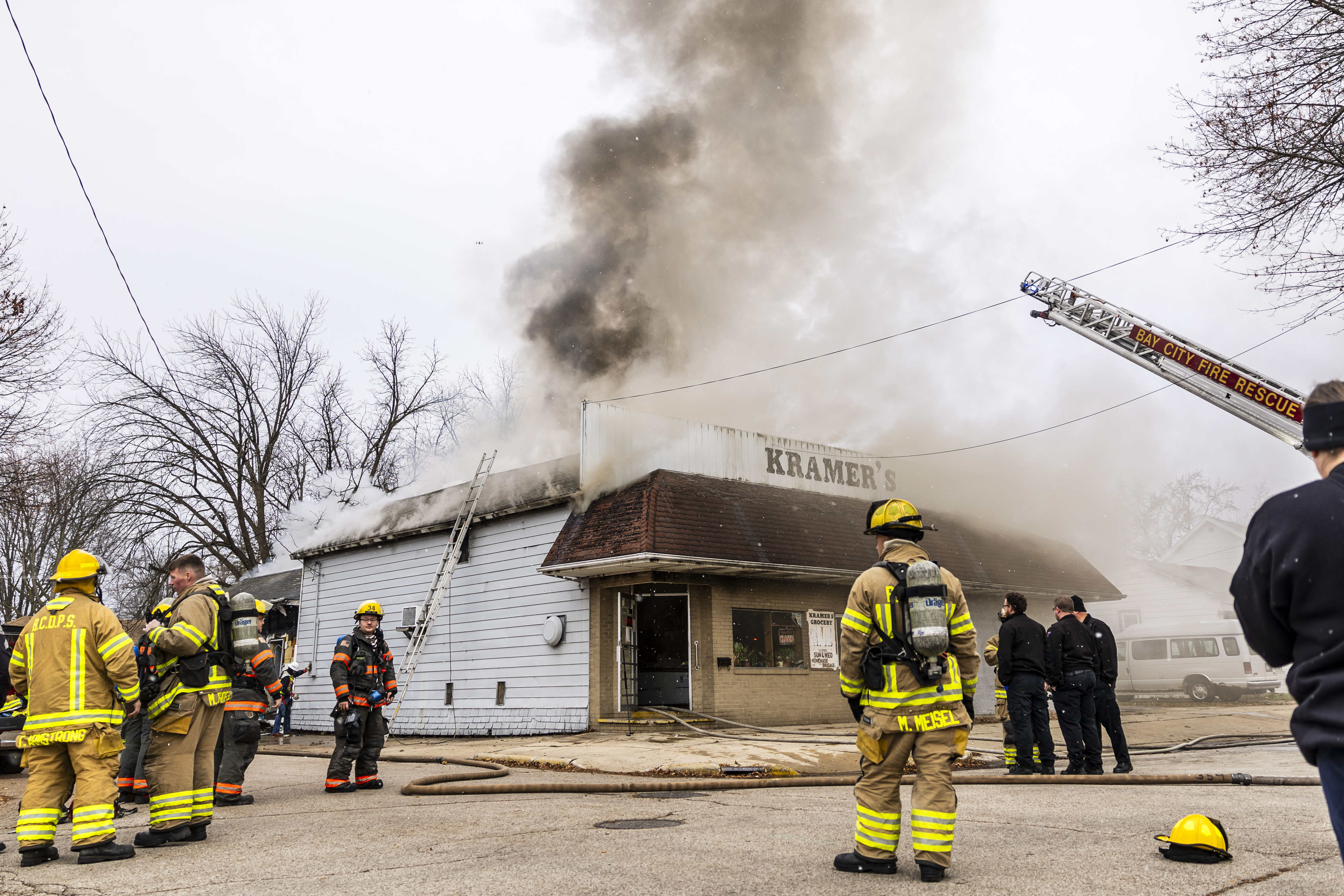 Kramer’s South End Grocery suffers fire in Bay City - mlive.com