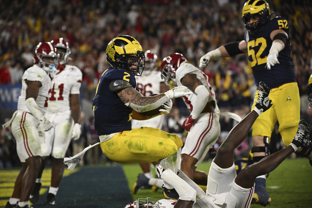 Michigan beats Alabama in overtime on Blake Corum s TD run to