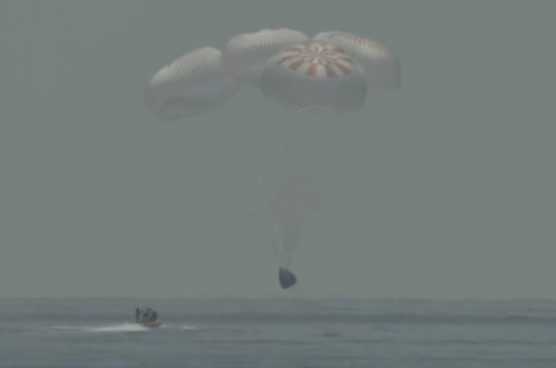 Spacex Capsule And Nasa Crew Return To Earth 8338