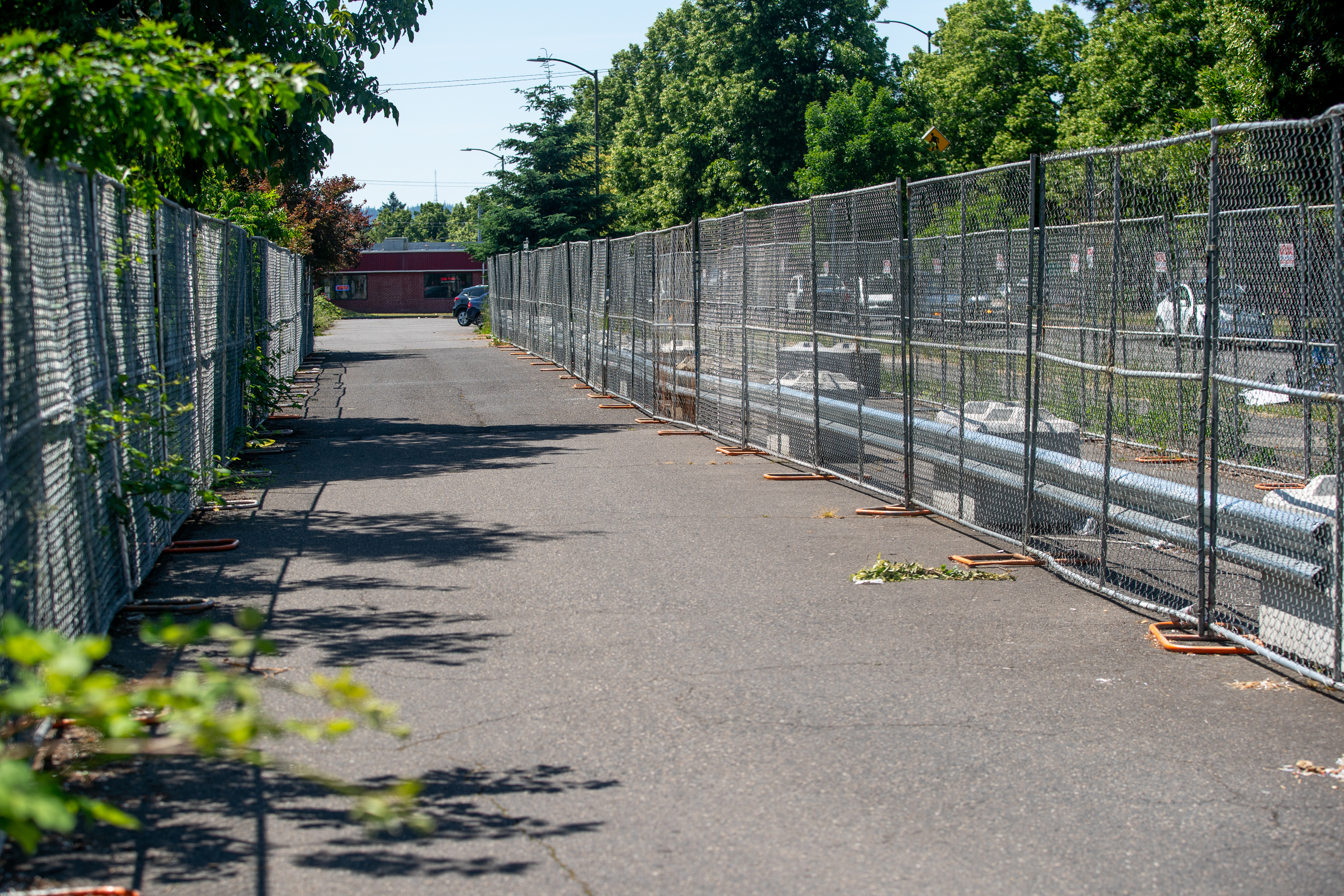 SE Portland chain-link fences - oregonlive.com