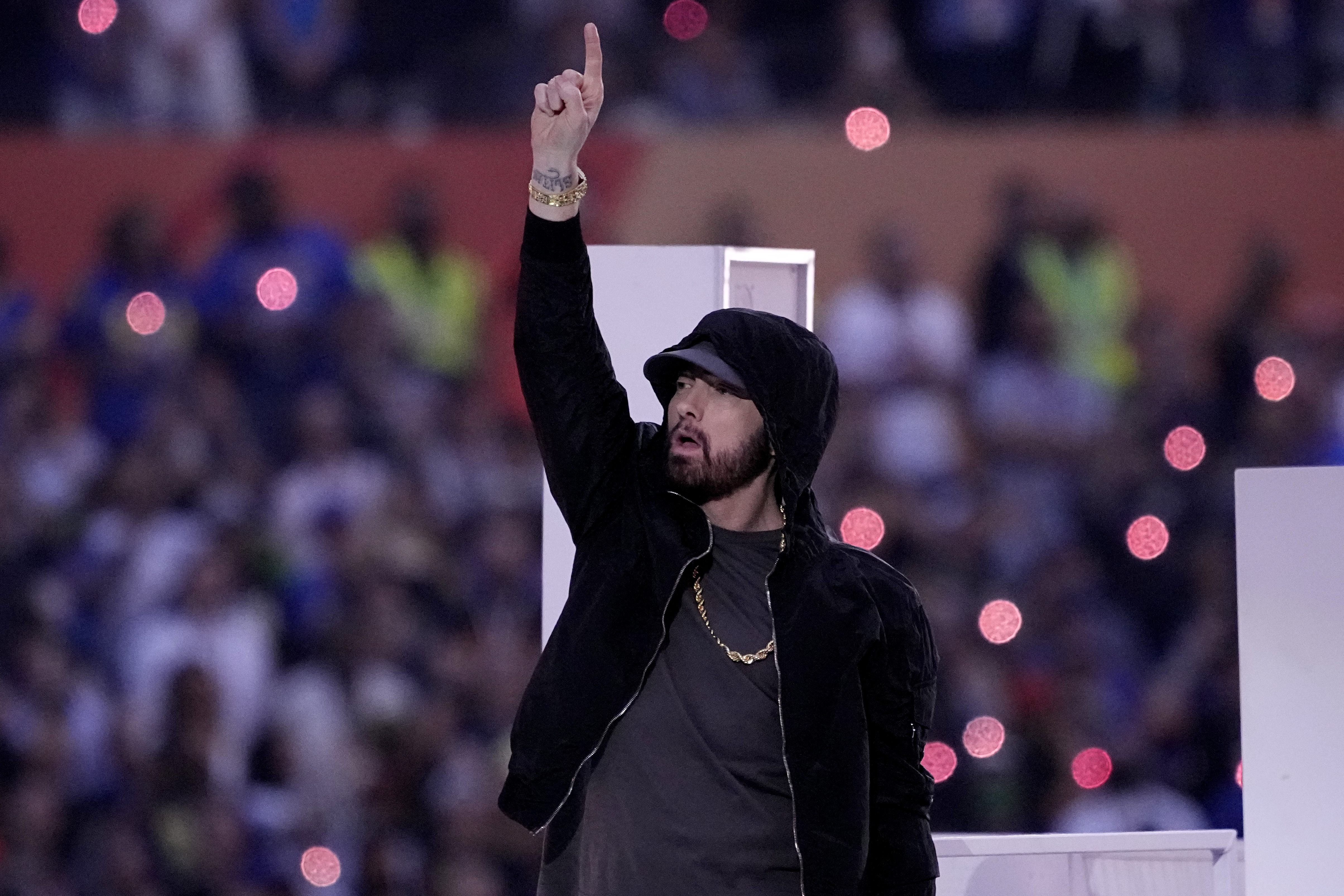Eminem kneels during Super Bowl LVI halftime show despite reports