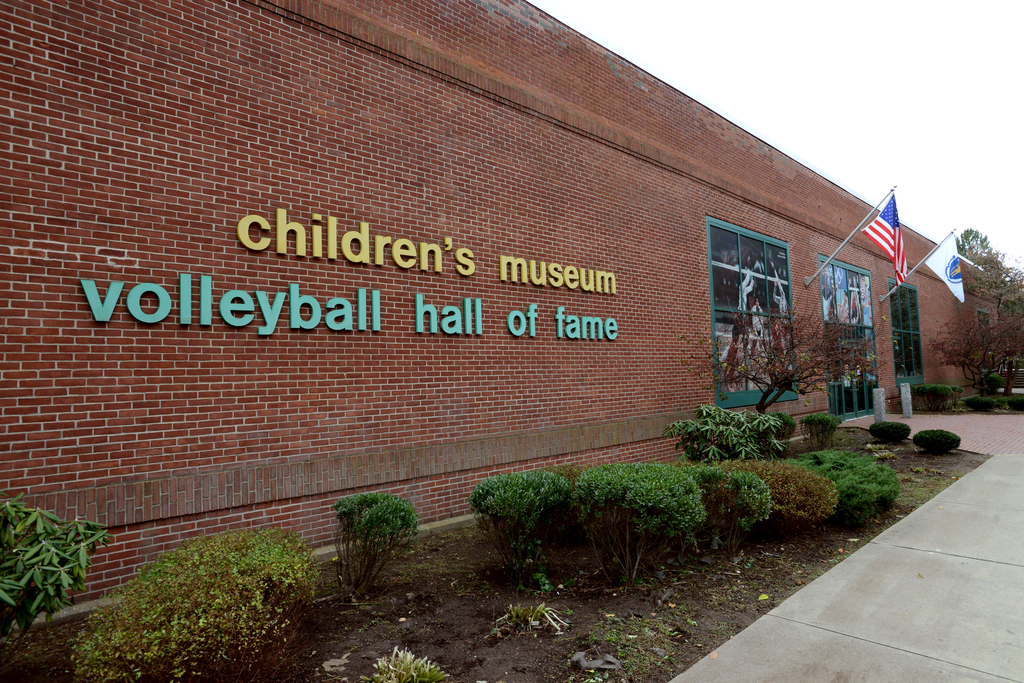 Volleyball Hall of Fame honors Puerto Rican legend