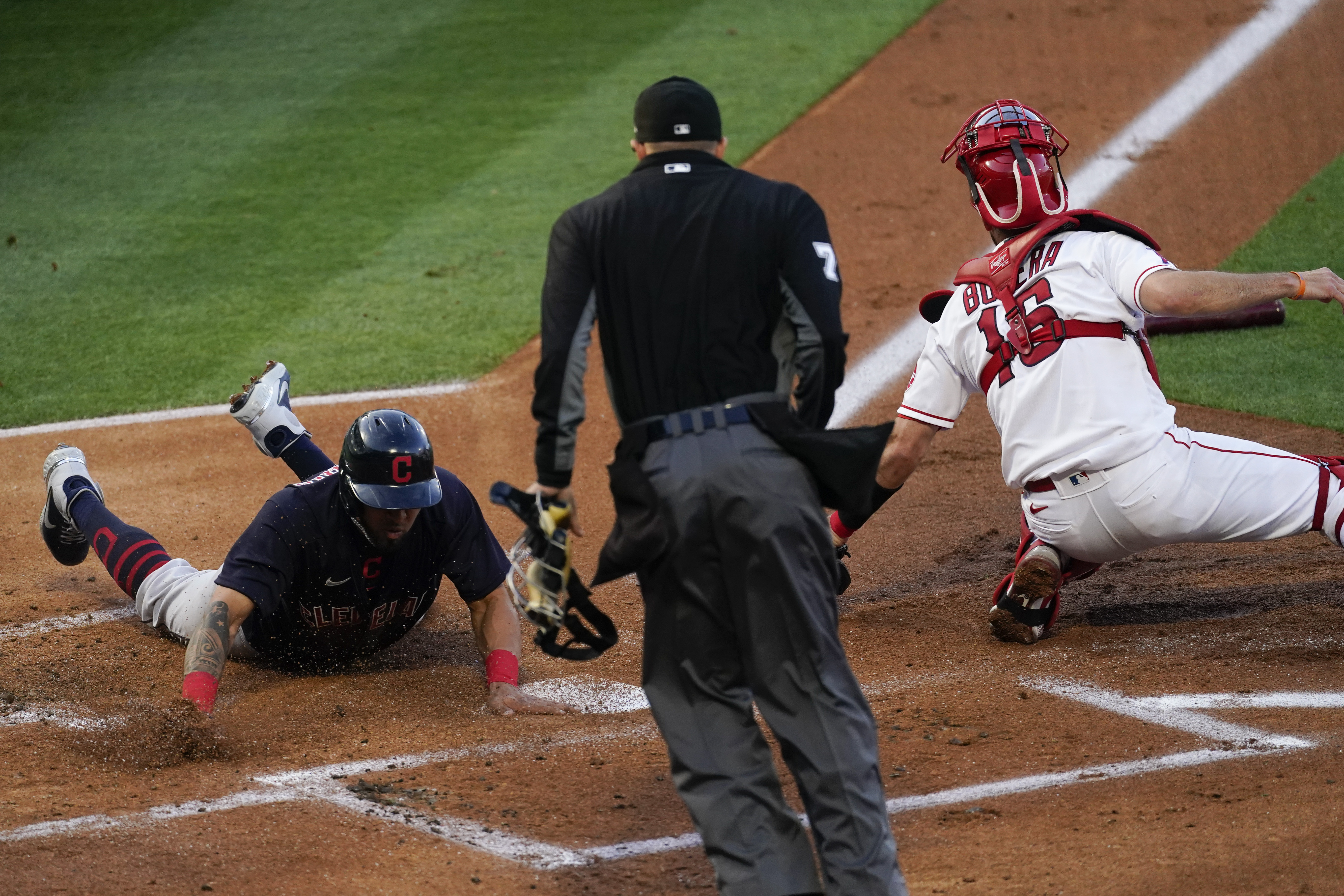 Twins' Eddie Rosario still swings first, asks questions later