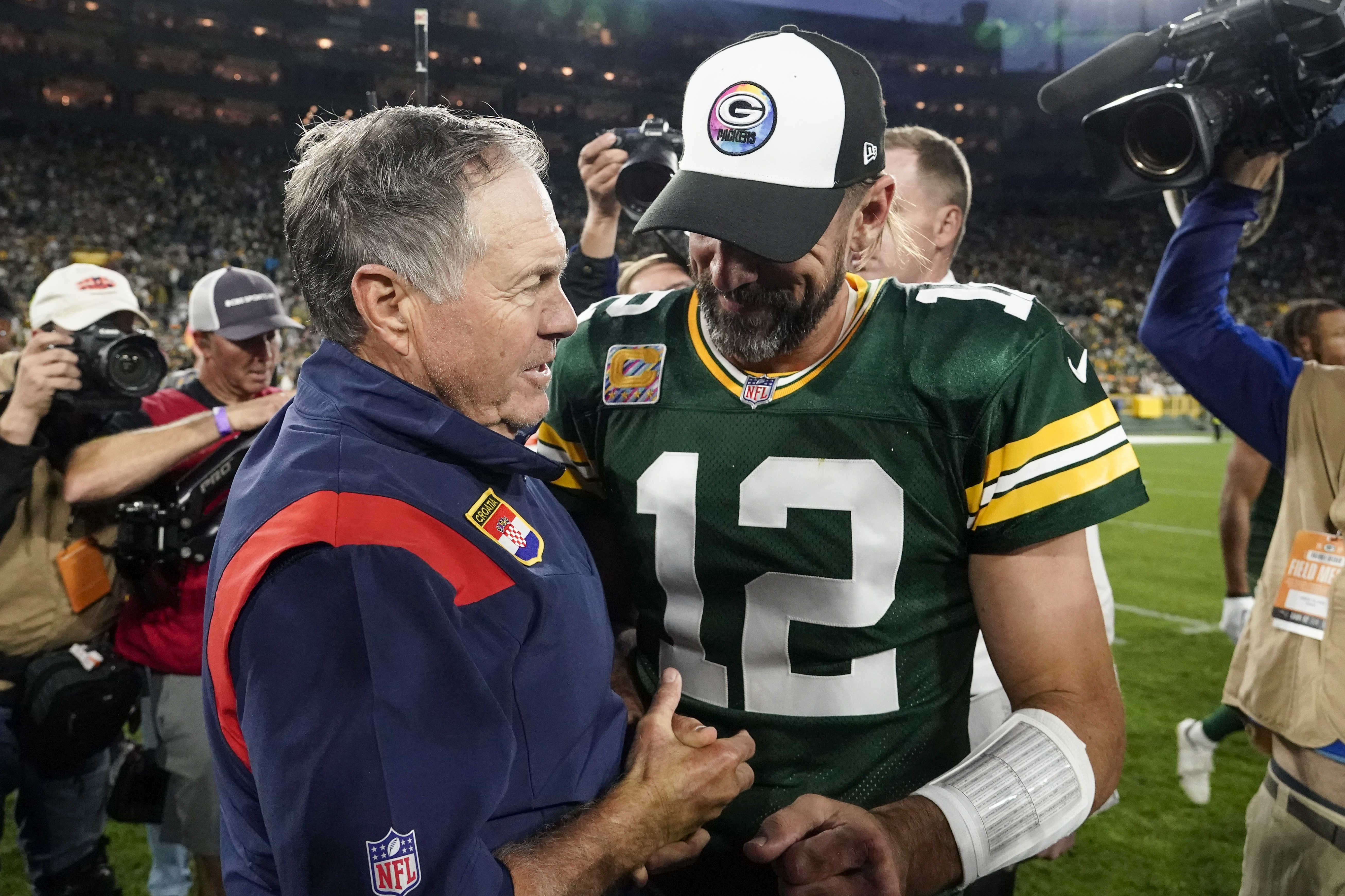 Patriots' Bill Belichick refutes rumors that he discussed Aaron Rodgers  w/Packers