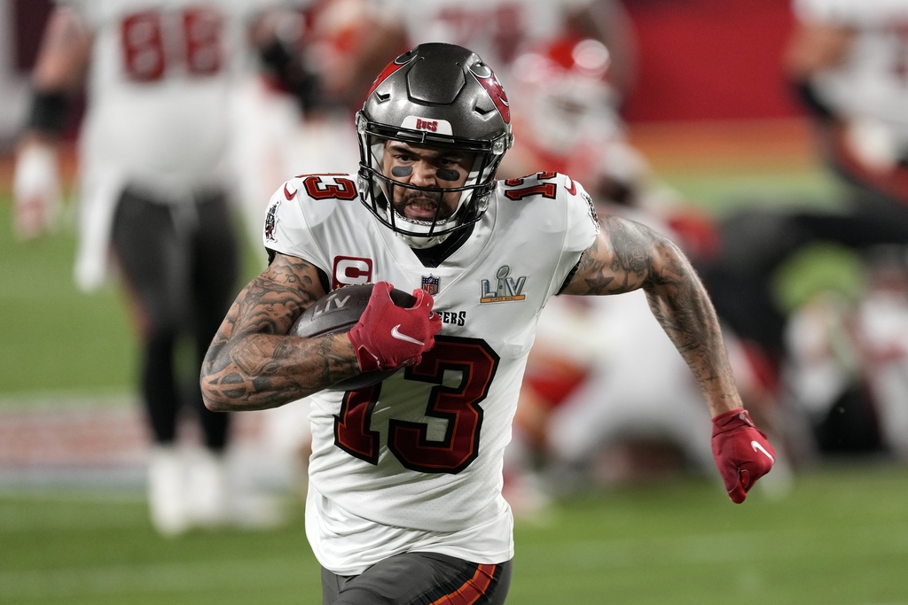 NFL Rumors: Patriots need to make the Mike Evans dream a reality