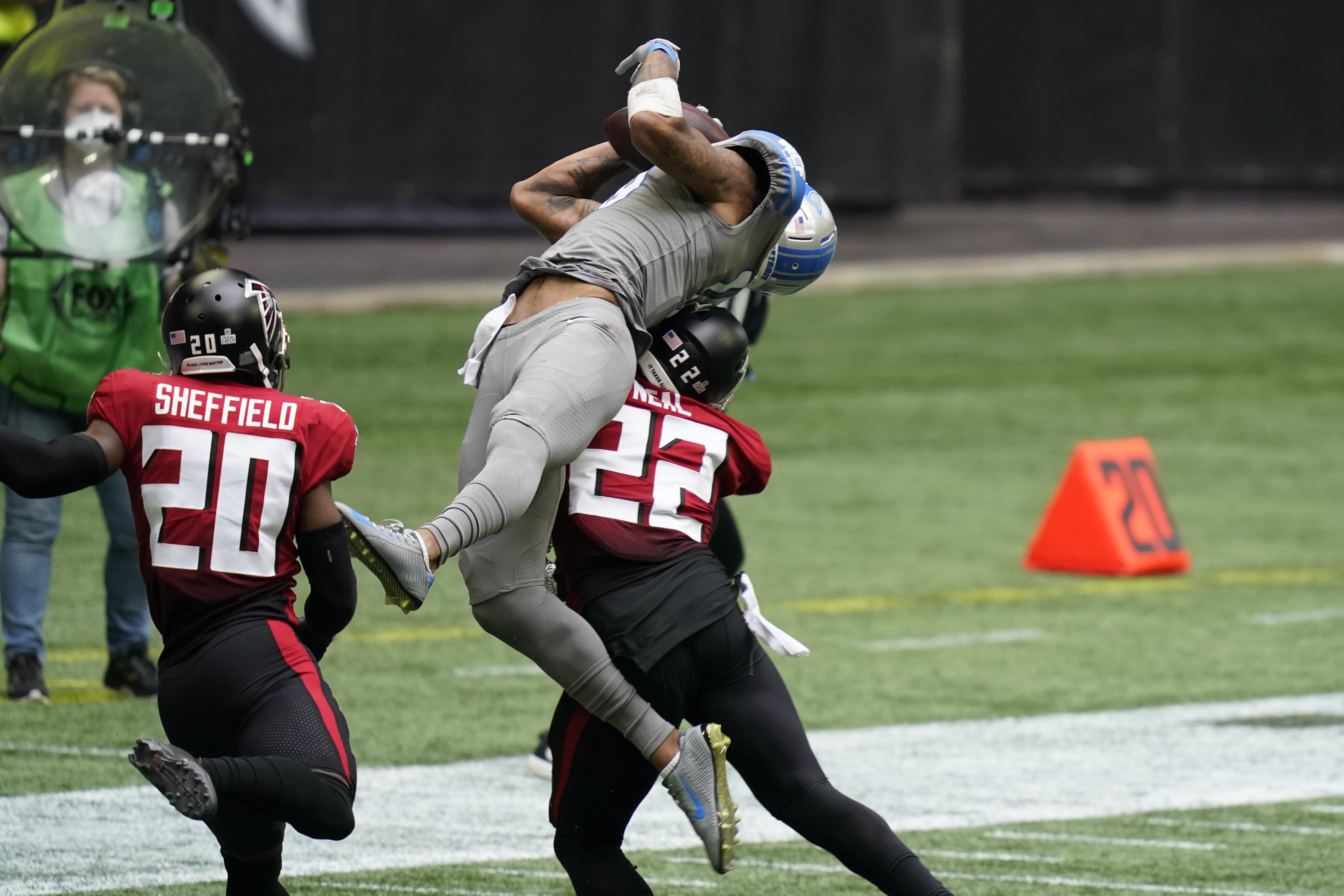 Kenny Golladay makes insane one-handed touchdown catch