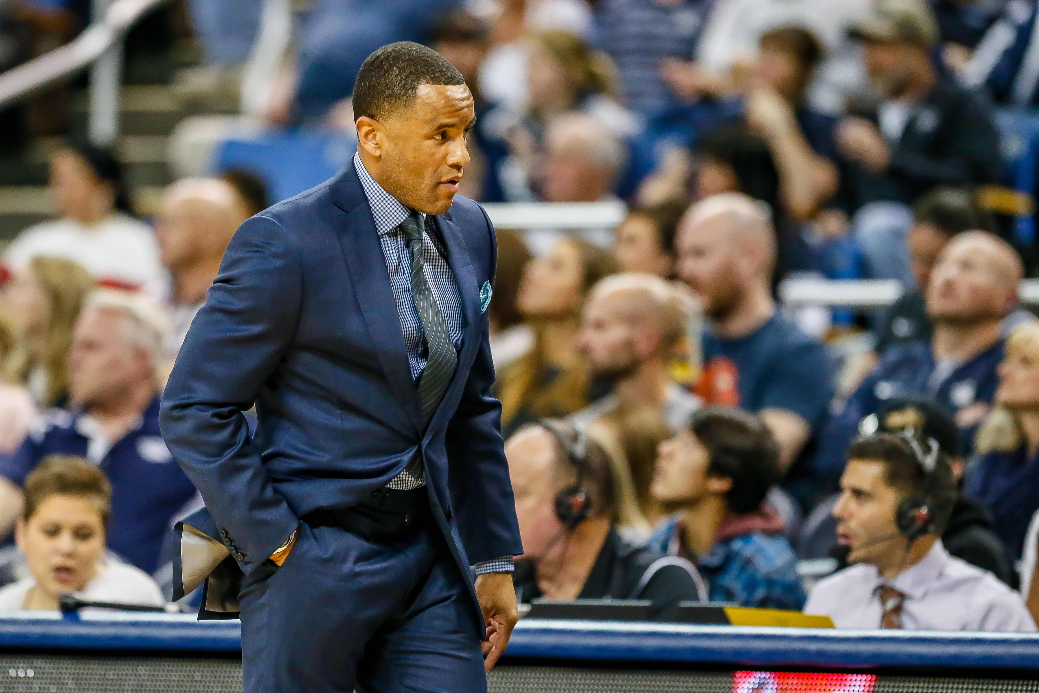 Damon Stoudamire of the Portland Trail Blazers poses for a portrati... News Photo - Getty Images