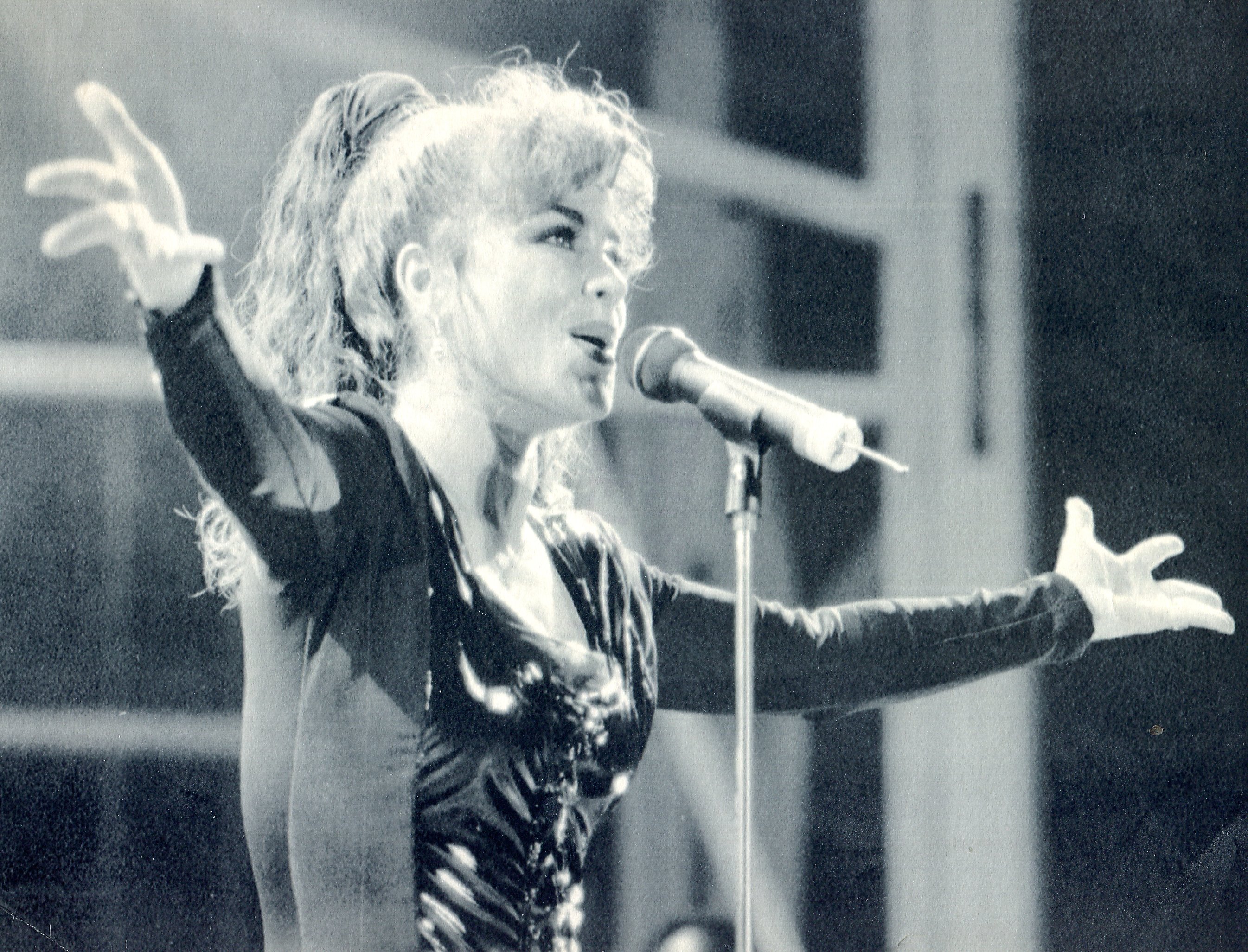8/10/1992 Agawam - Singer Paula Abdul performs at her show at Riverside Park. Republican file photo by David Molnar. Staff-Shot