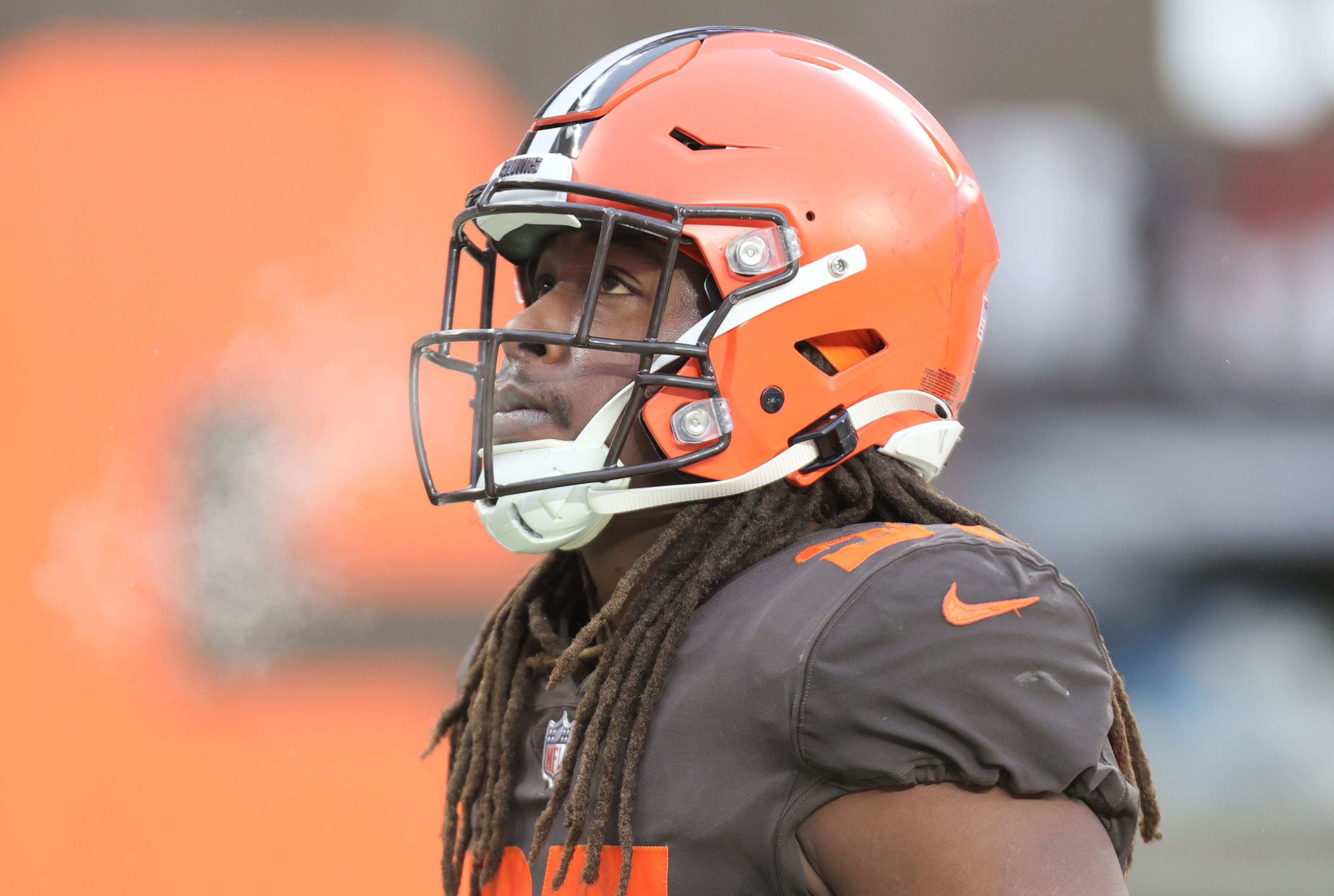 Browns welcome back RB Kareem Hunt