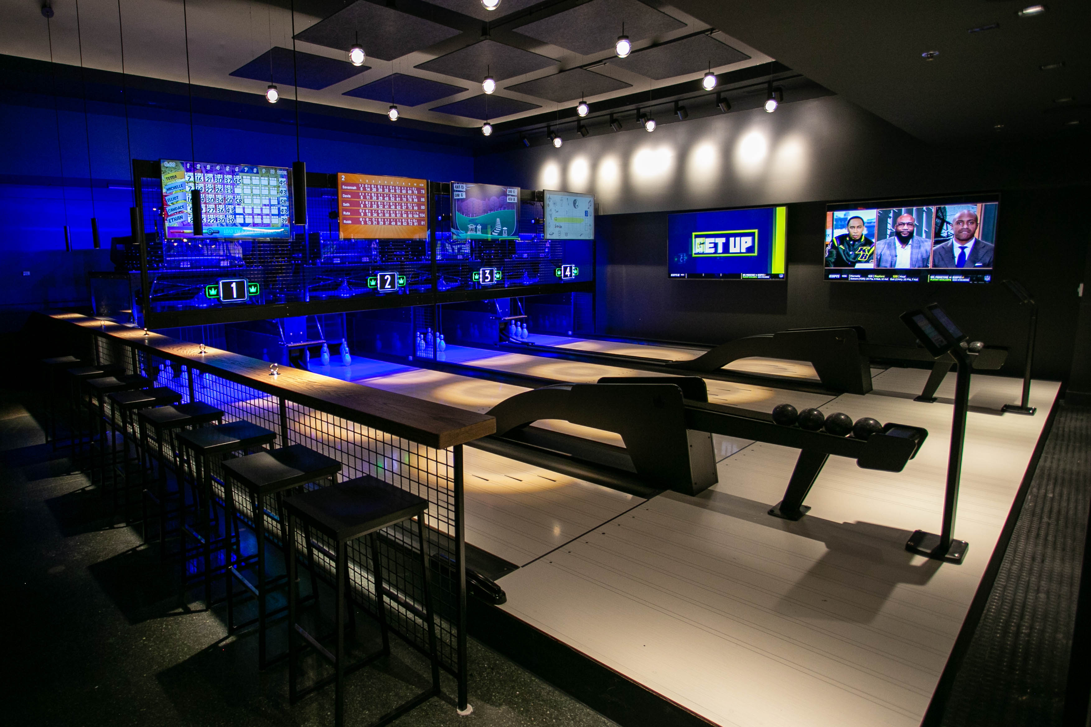 Woodrows Duckpin bowling moves into Amway Grand Plaza