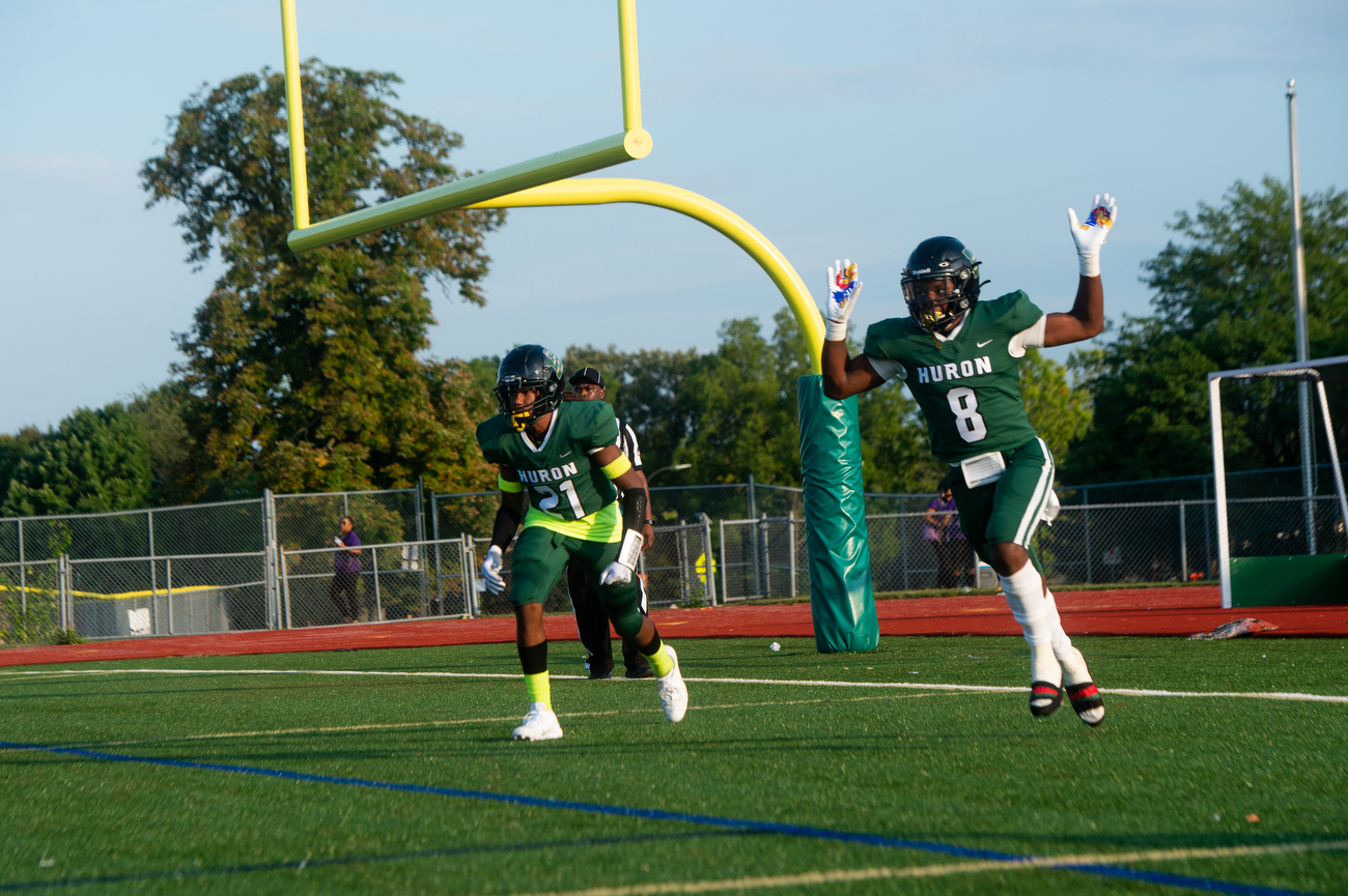 Ann Arbor Huron vs. Detroit Southeastern high school football - mlive.com