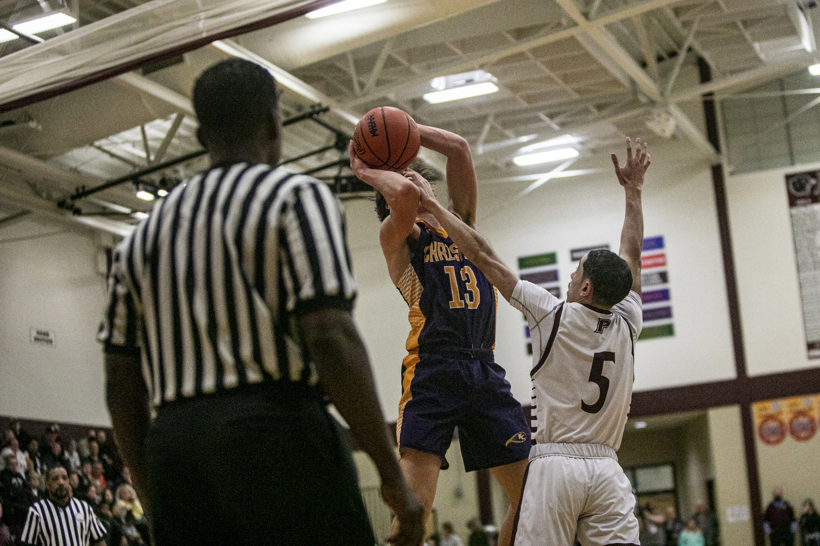 Parchment Panthers boys basketball defeats Kalamazoo Christian Comets
