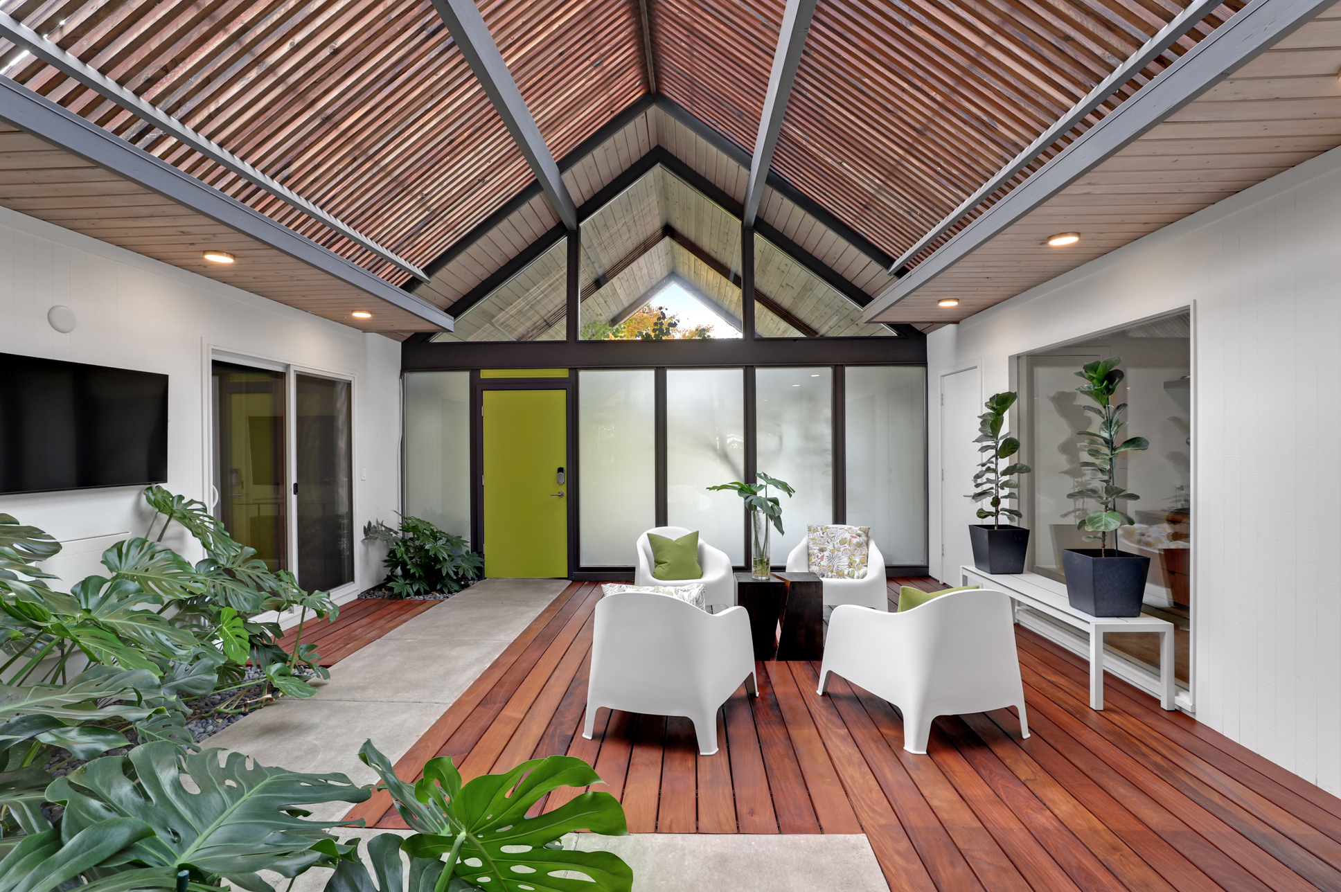 1967 remodeled Rummer-built modern home - oregonlive.com