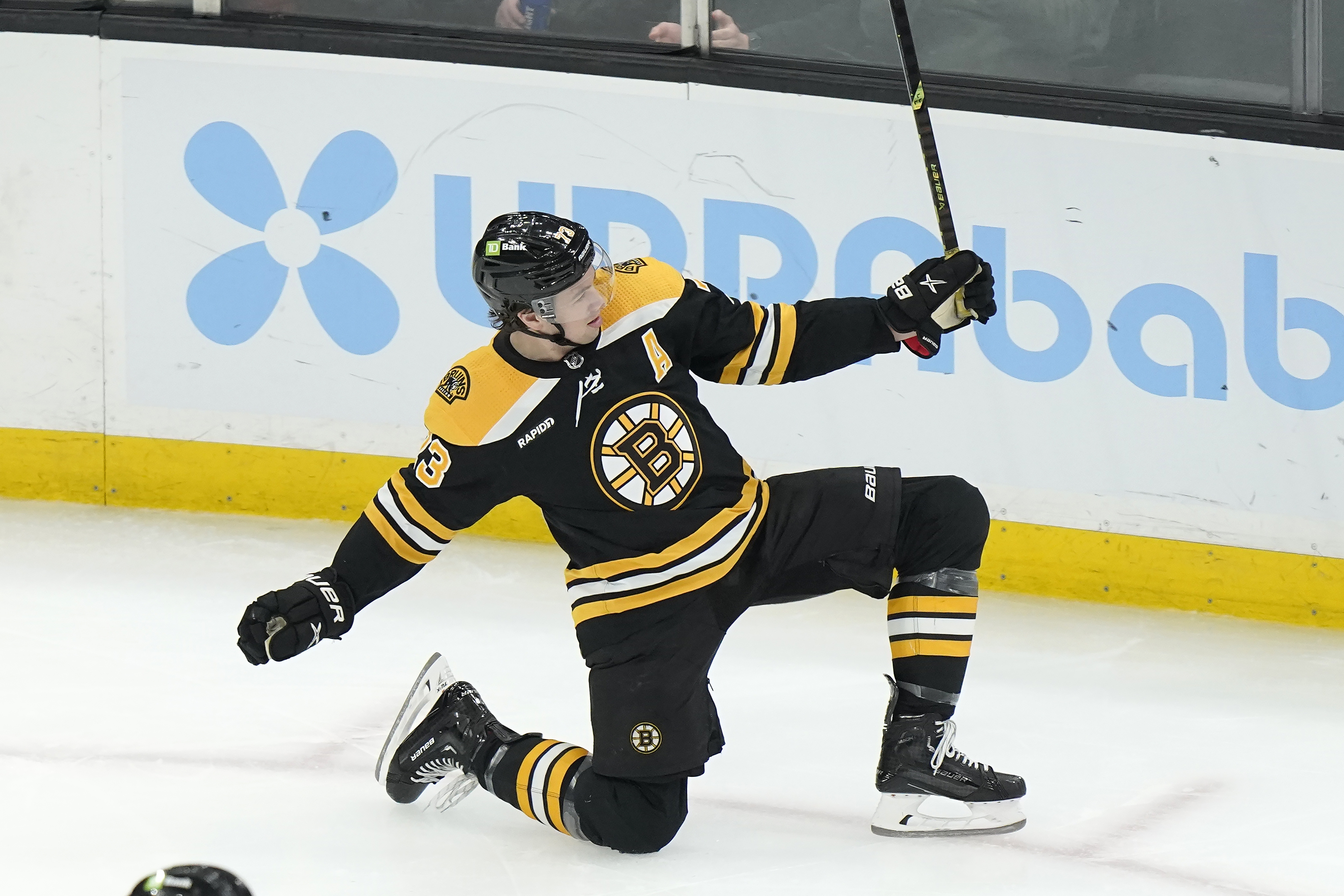 Linus Ullmark Boston Bruins 2023 NHL Winter Classic Game-Used