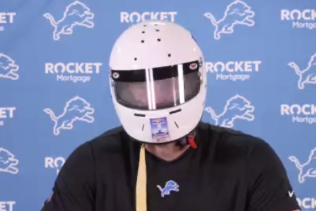 Lions coach Dan Campbell blows off criticism for wearing racing helmet 