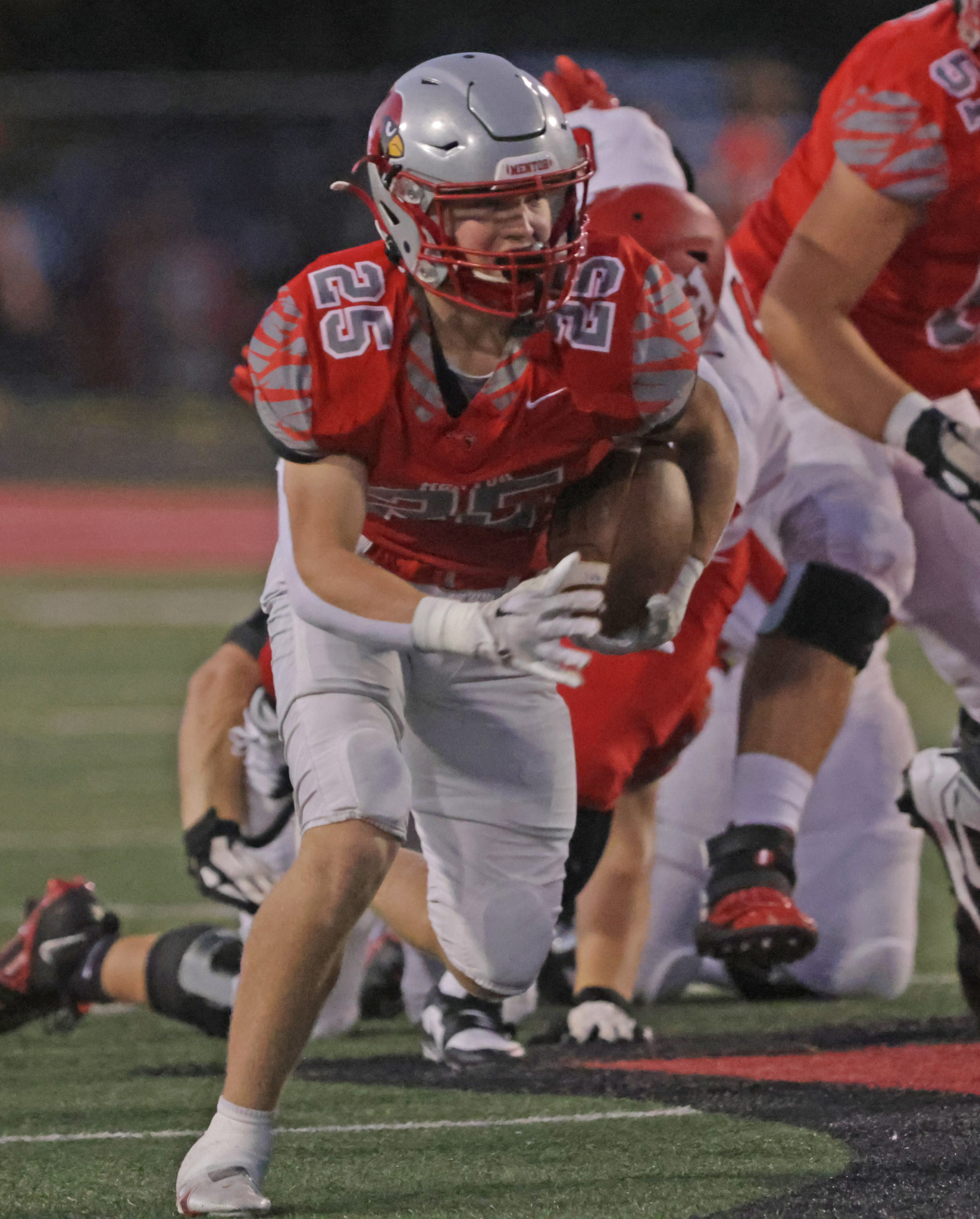 Shaker Heights vs. Mentor football: Cardinals QB Scotty Fox's 6 TDs lead  GCC win over Red Raiders 