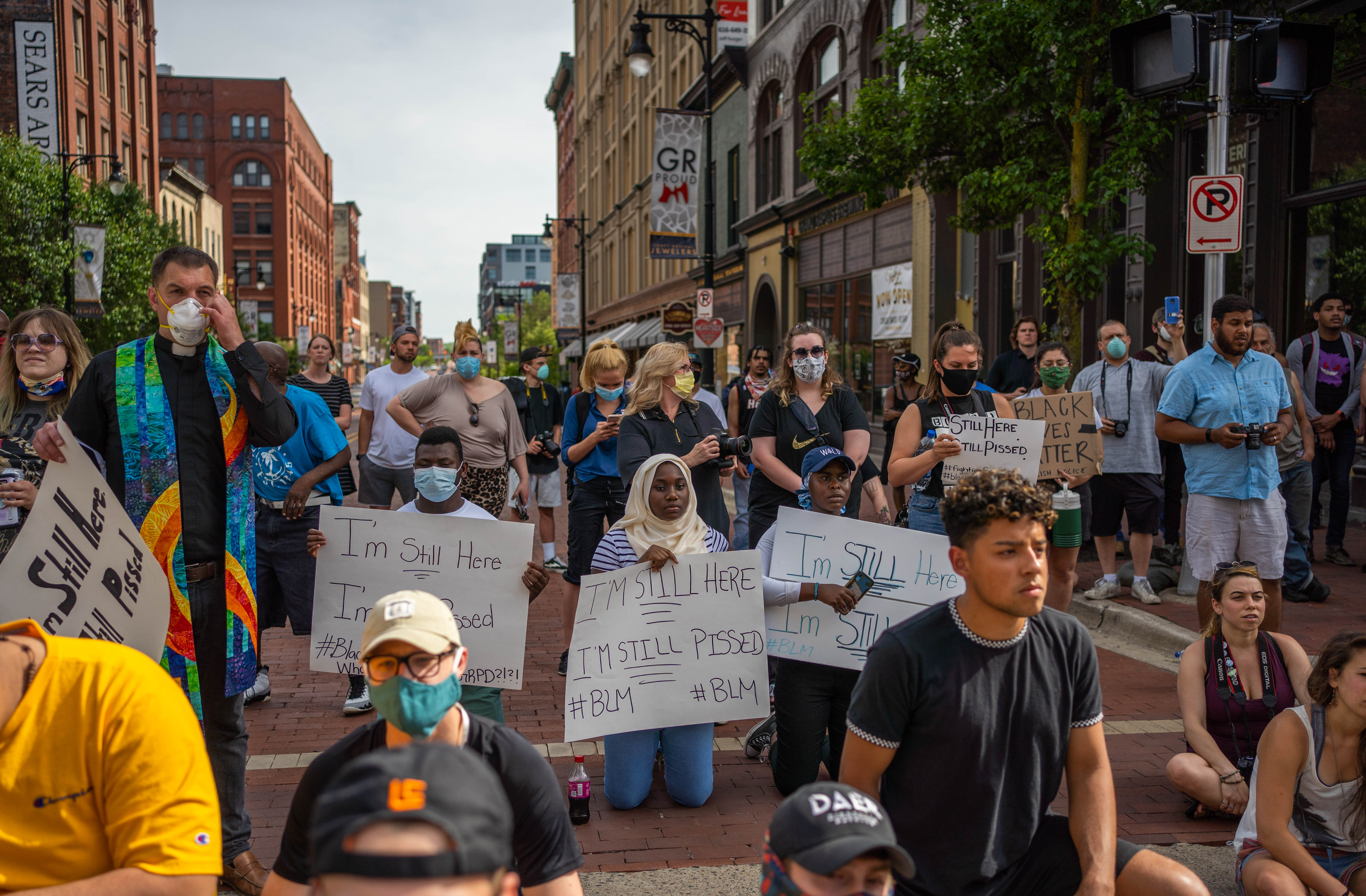 Grand Rapids Police Chief joins protest against death of George Floyd ...