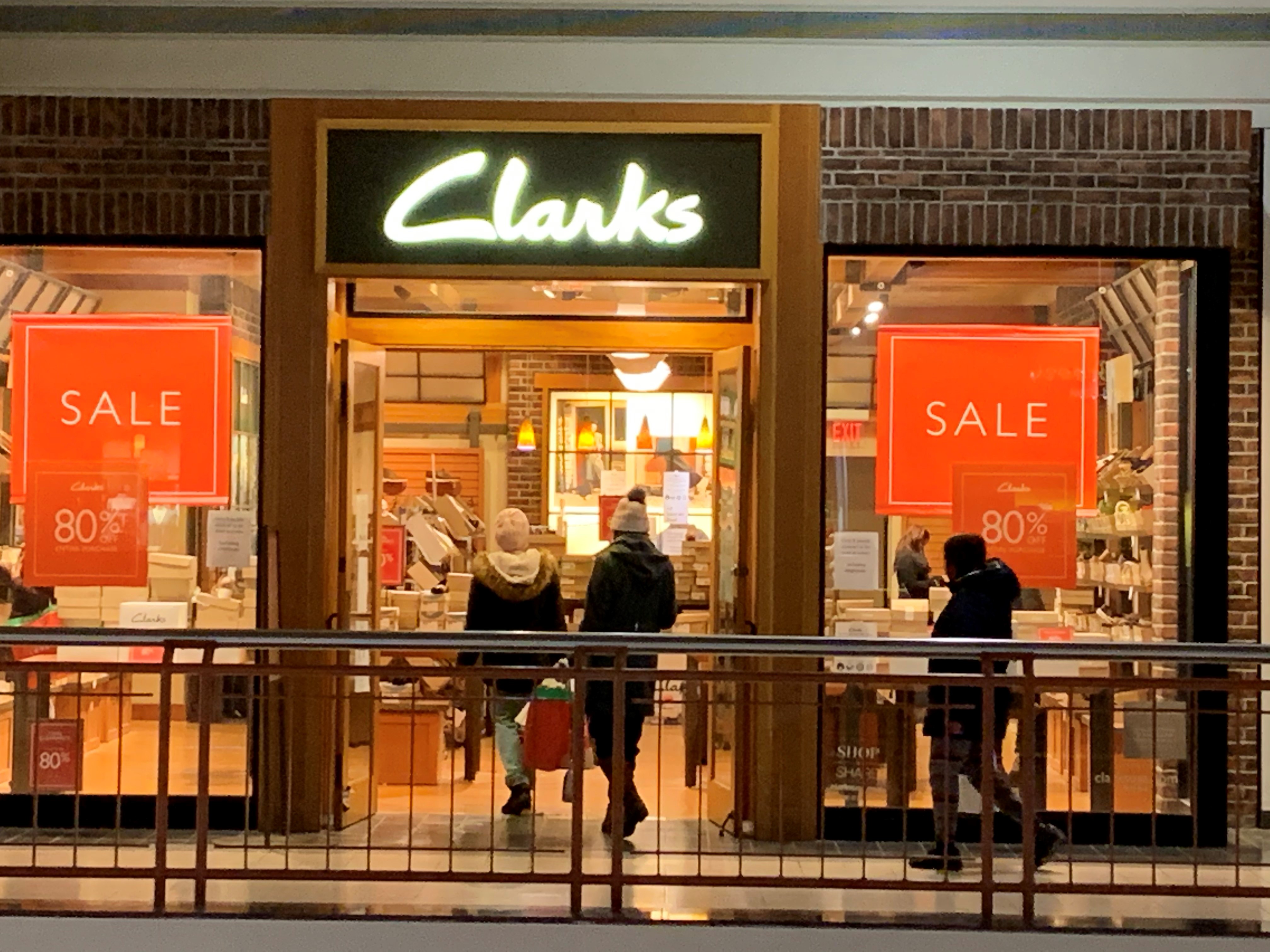 clarks outlet locations us