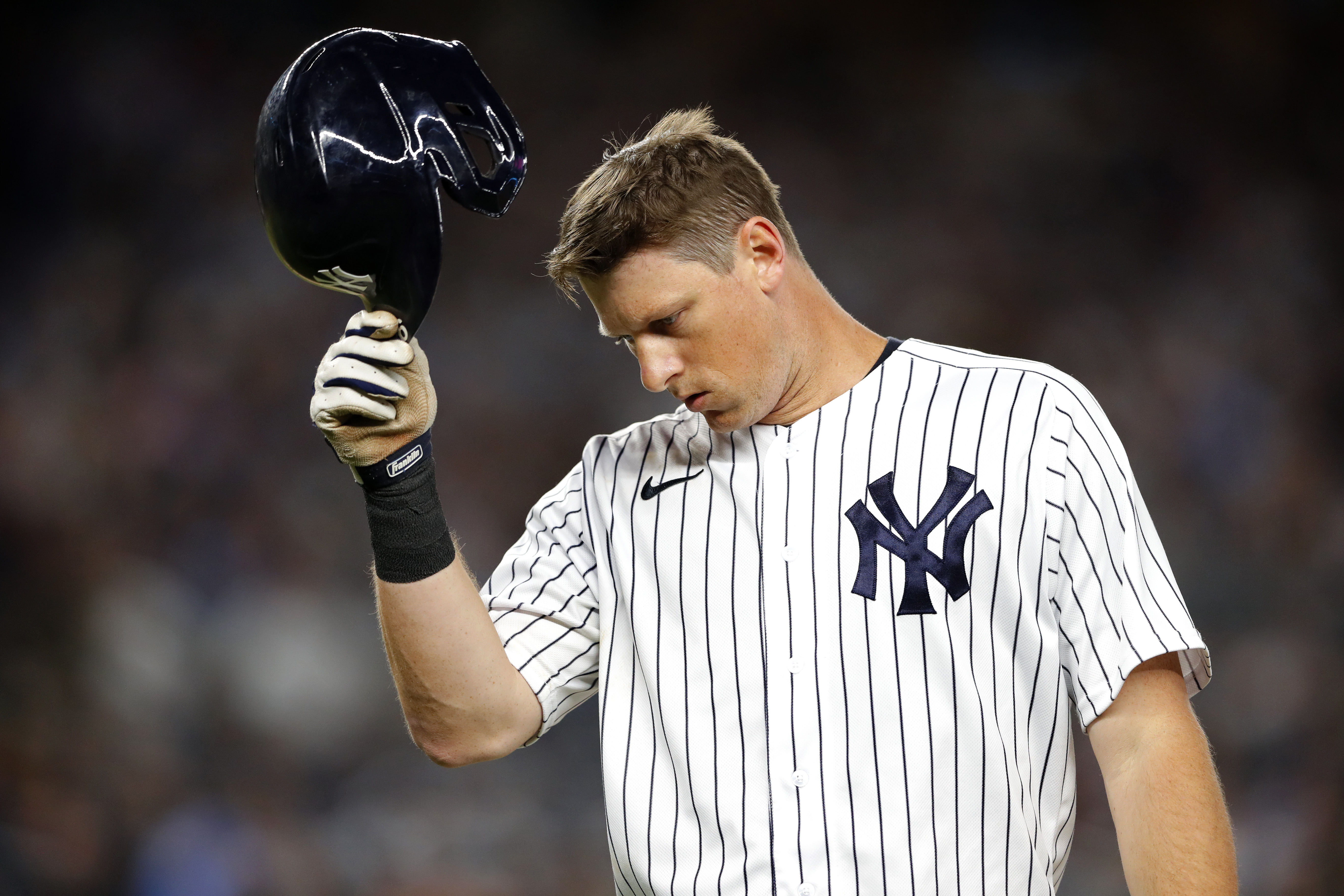 DJ LeMahieu relieved to remain with Yankees