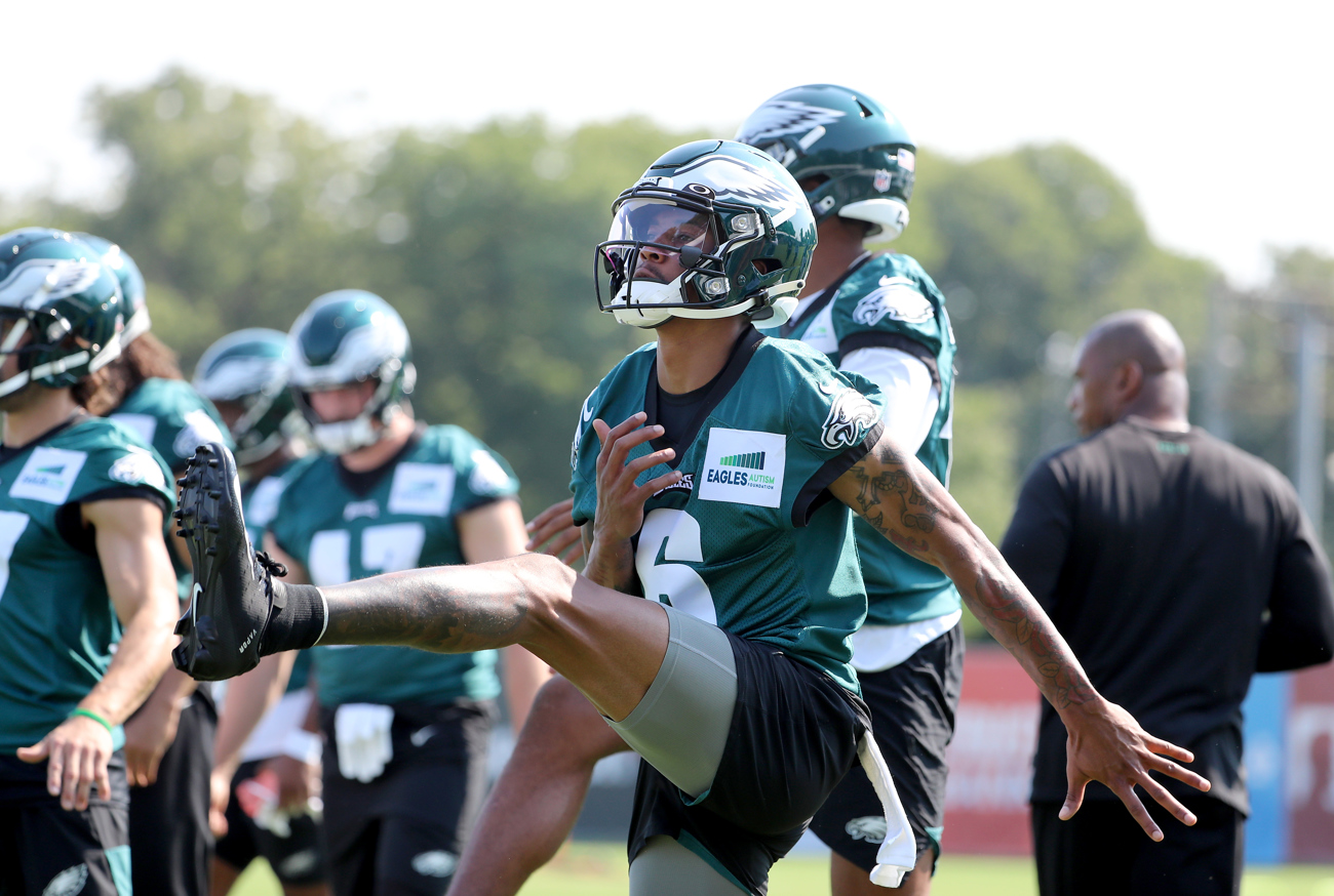 Philadelphia Eagles hold practice at the NovaCare Complex - nj.com