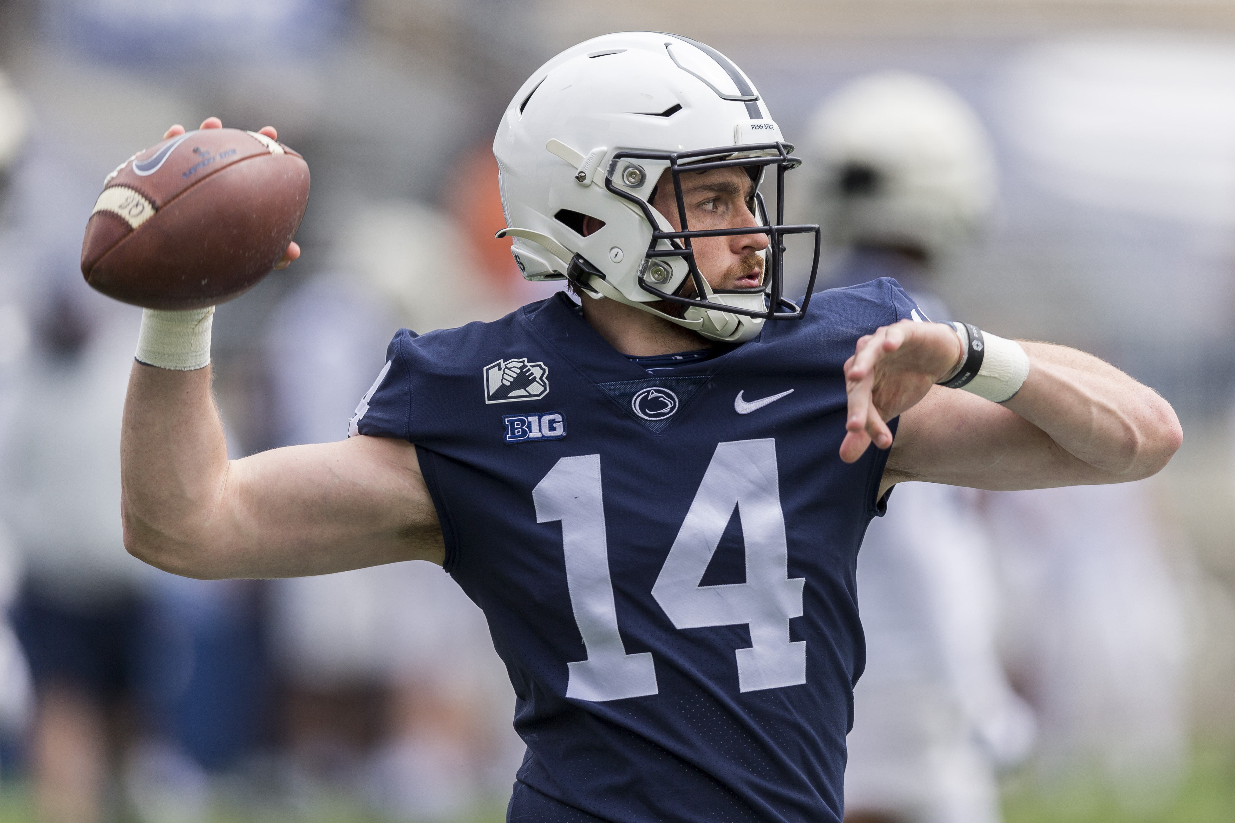 Pro Football Hall of Fame and former Penn State football linebacker Jack Ham  present Penn State with Hometown Hall of Famer recognition, Penn State  Football News