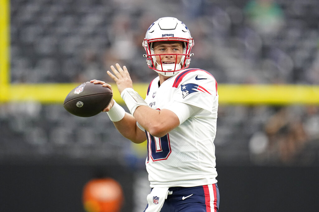 Mac Jones' back scans reportedly 'normal;' Patriots QB could return from  injury as soon as Week 2 vs. Steelers