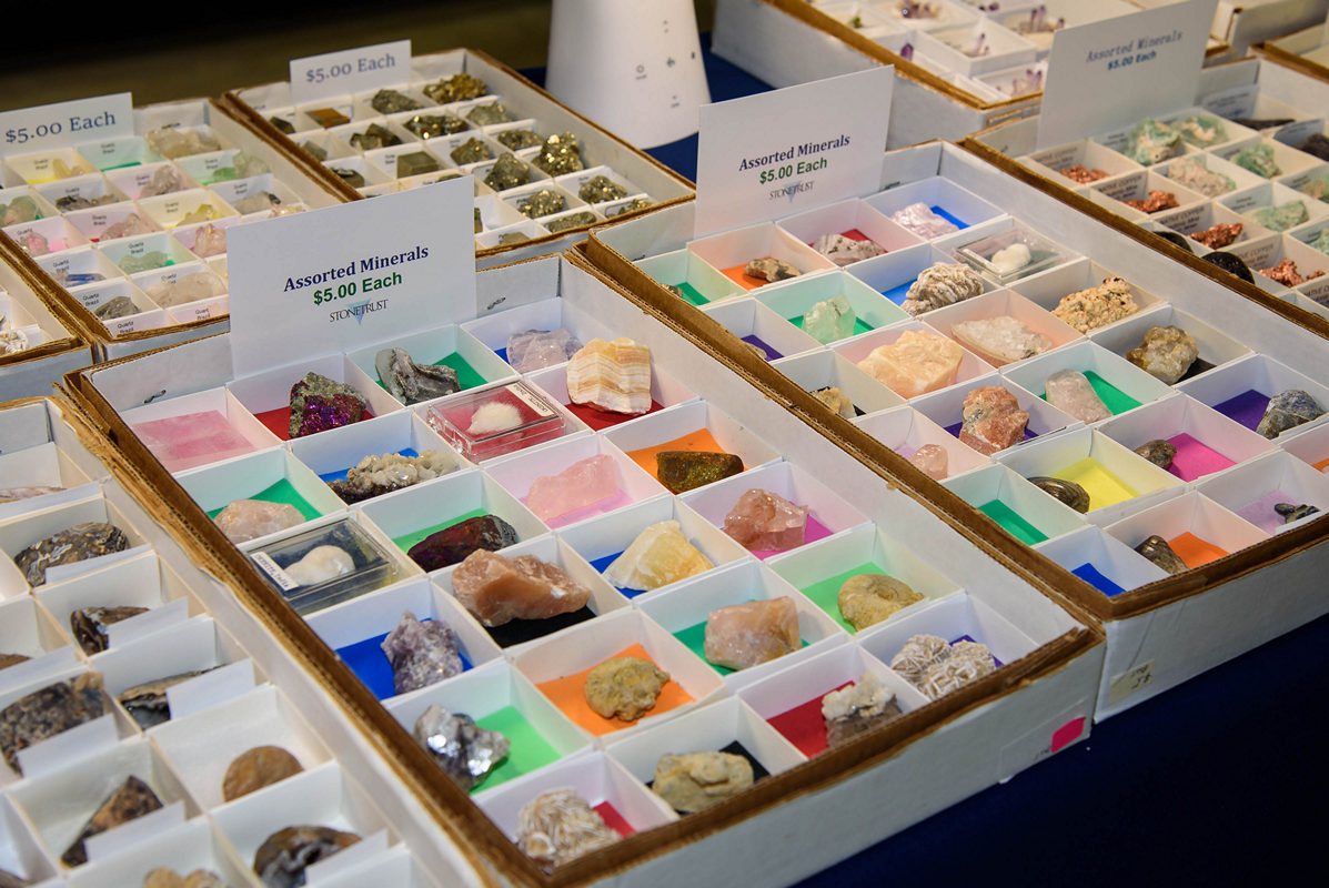 Exhibits sparkle at East Coast Gem, Mineral and Fossil Show - masslive.com