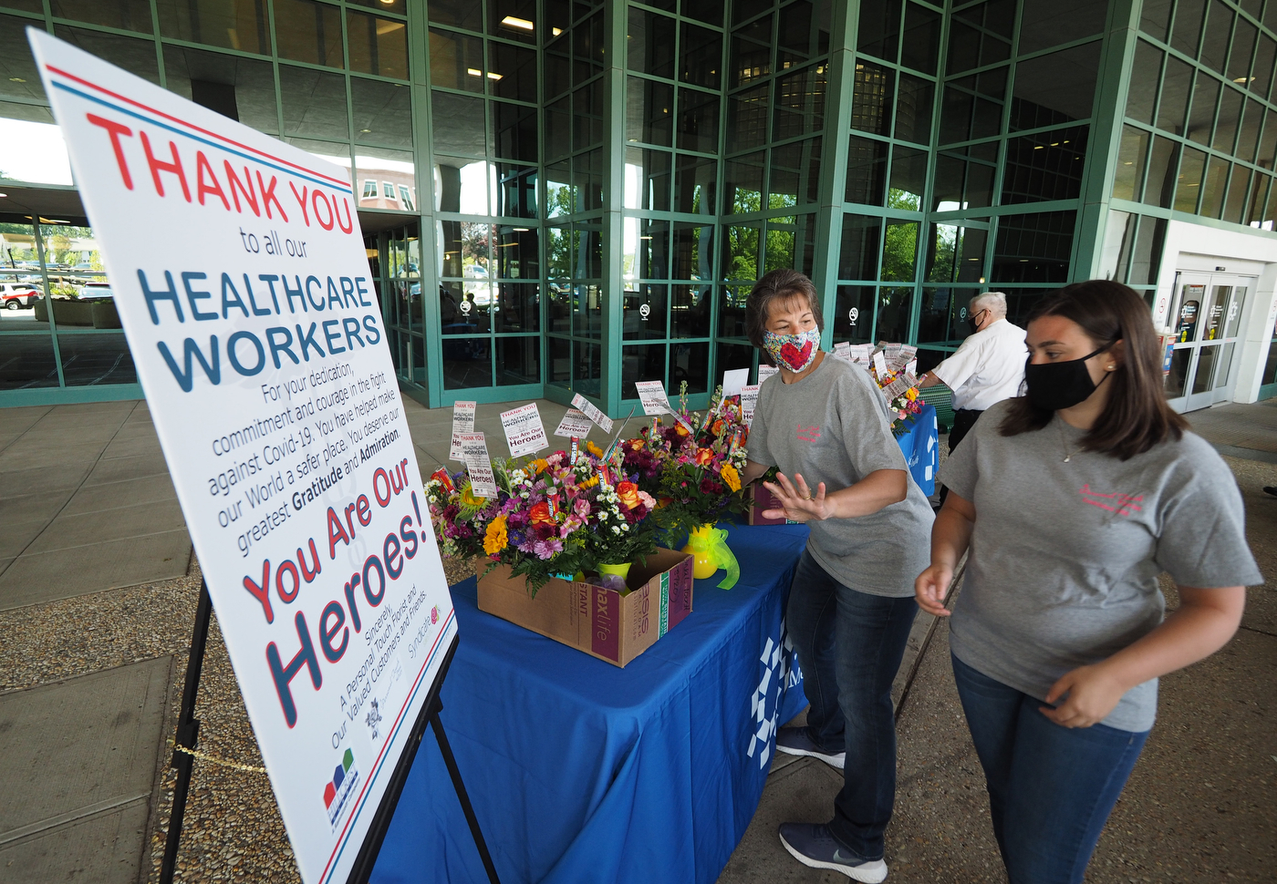 Nutley florist donates, delivers floral arrangements to essential