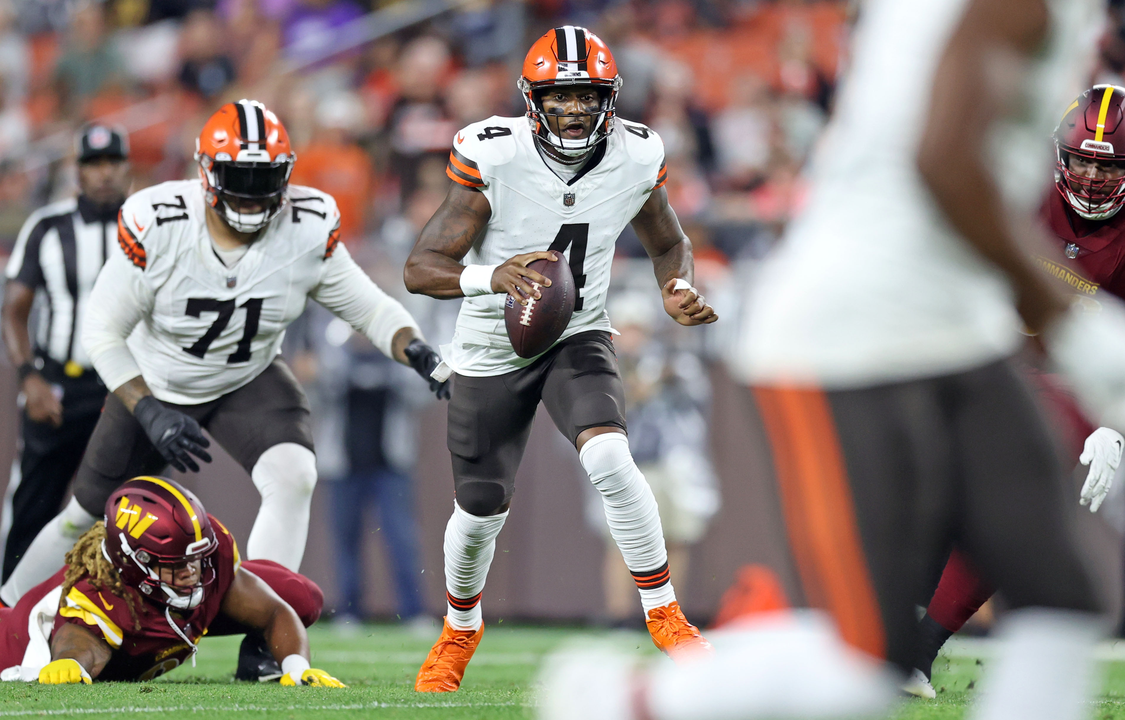 Cleveland Browns defensive end Za'Darius Smith (99) walks off of the field  after an NFL pre-season football game against the Washington Commanders,  Friday, Aug. 11, 2023, in Cleveland. (AP Photo/Kirk Irwin Stock