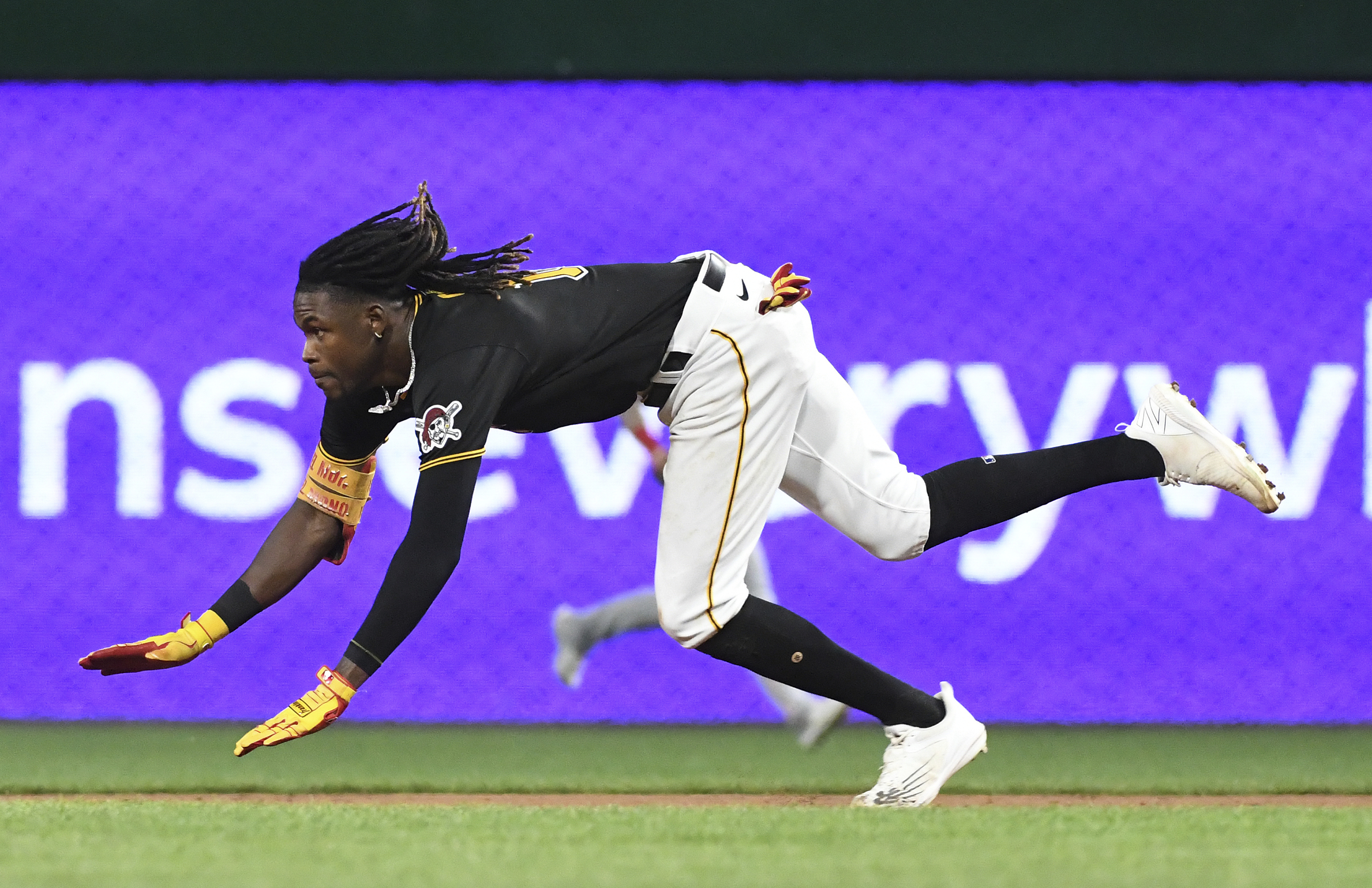 Oneil Cruz Player Props: Pirates vs. Reds