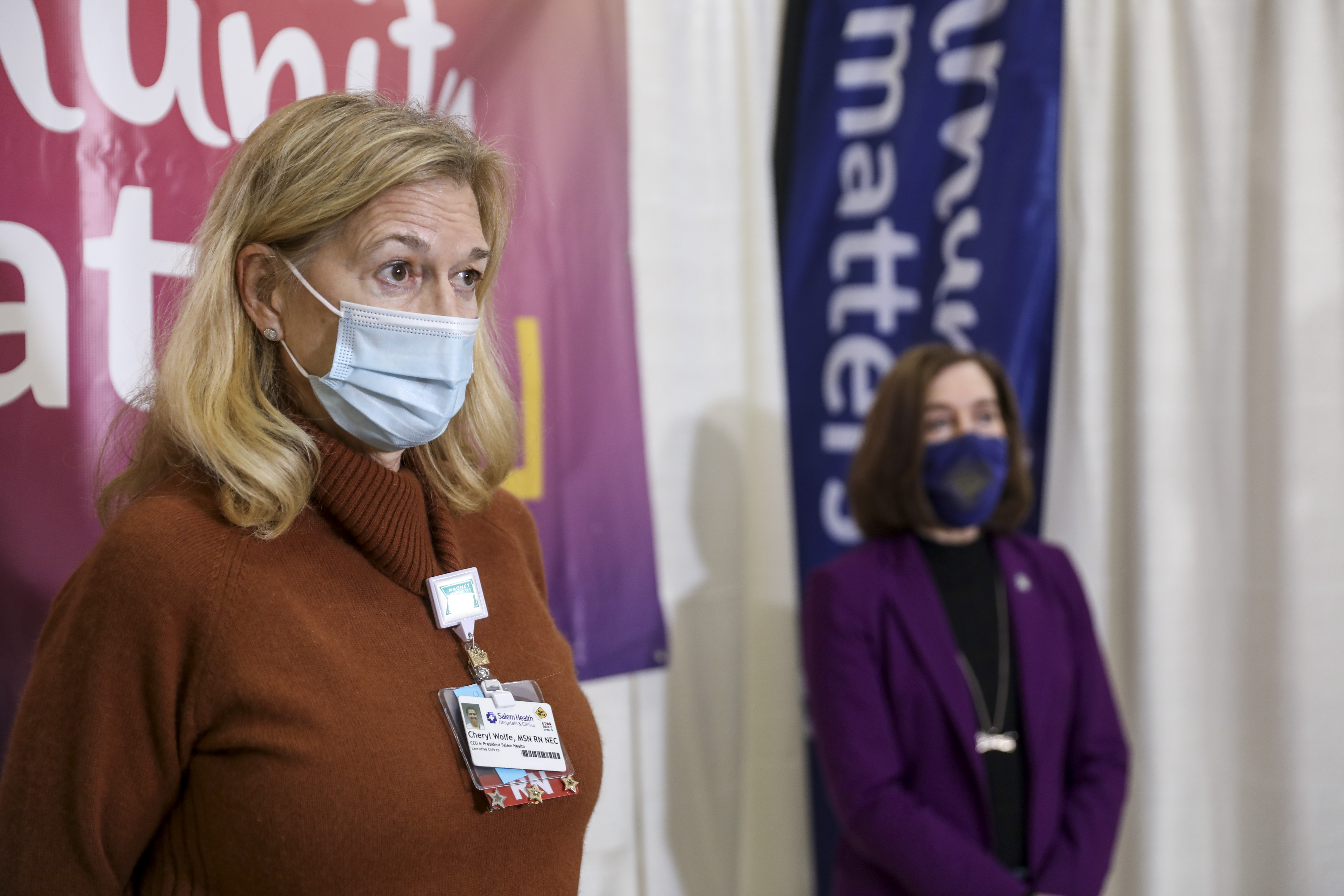 Gov. Brown visits vaccination clinic at Oregon State Fairgrounds ...