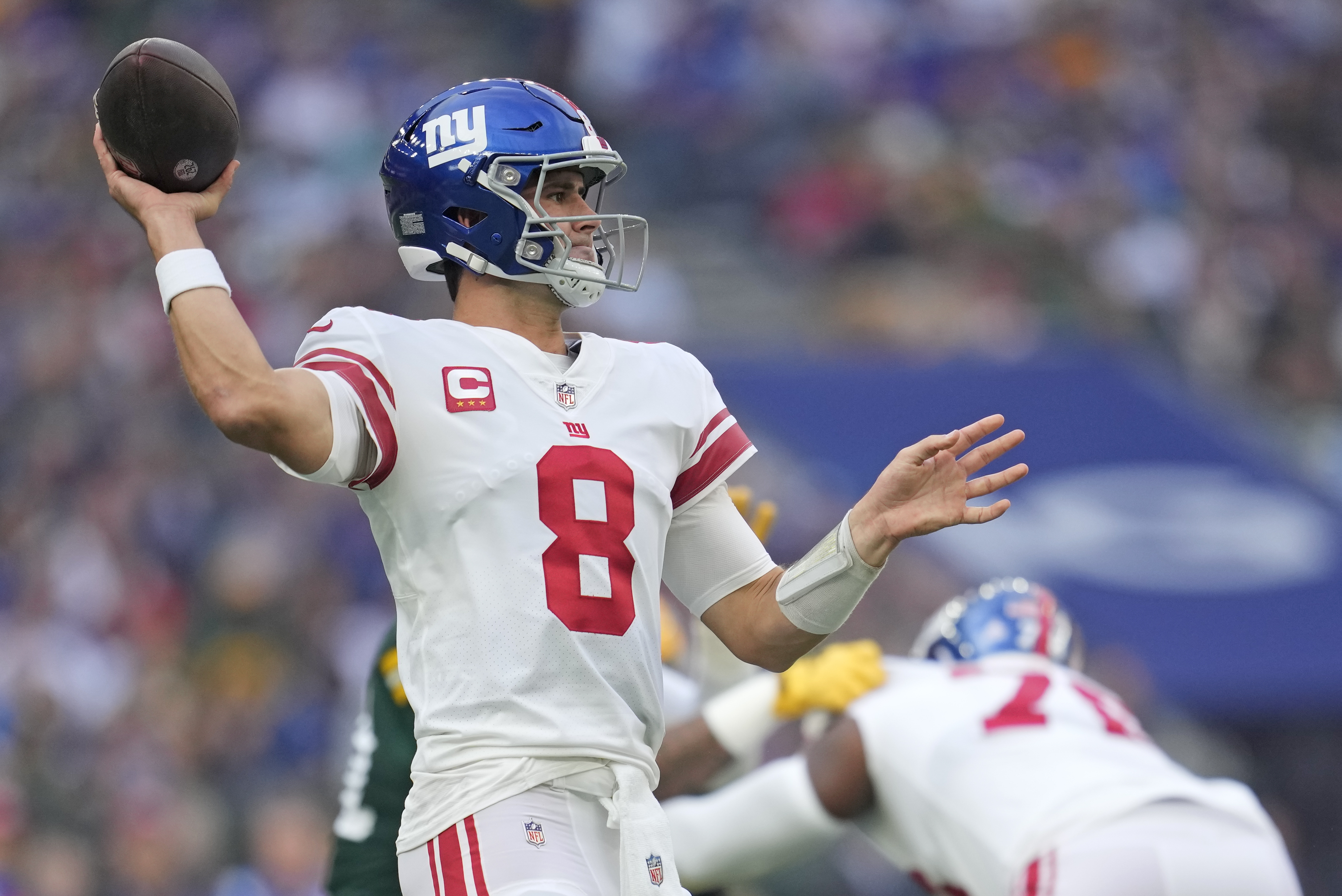 Daniel Jones set to start for Giants against Packers in London