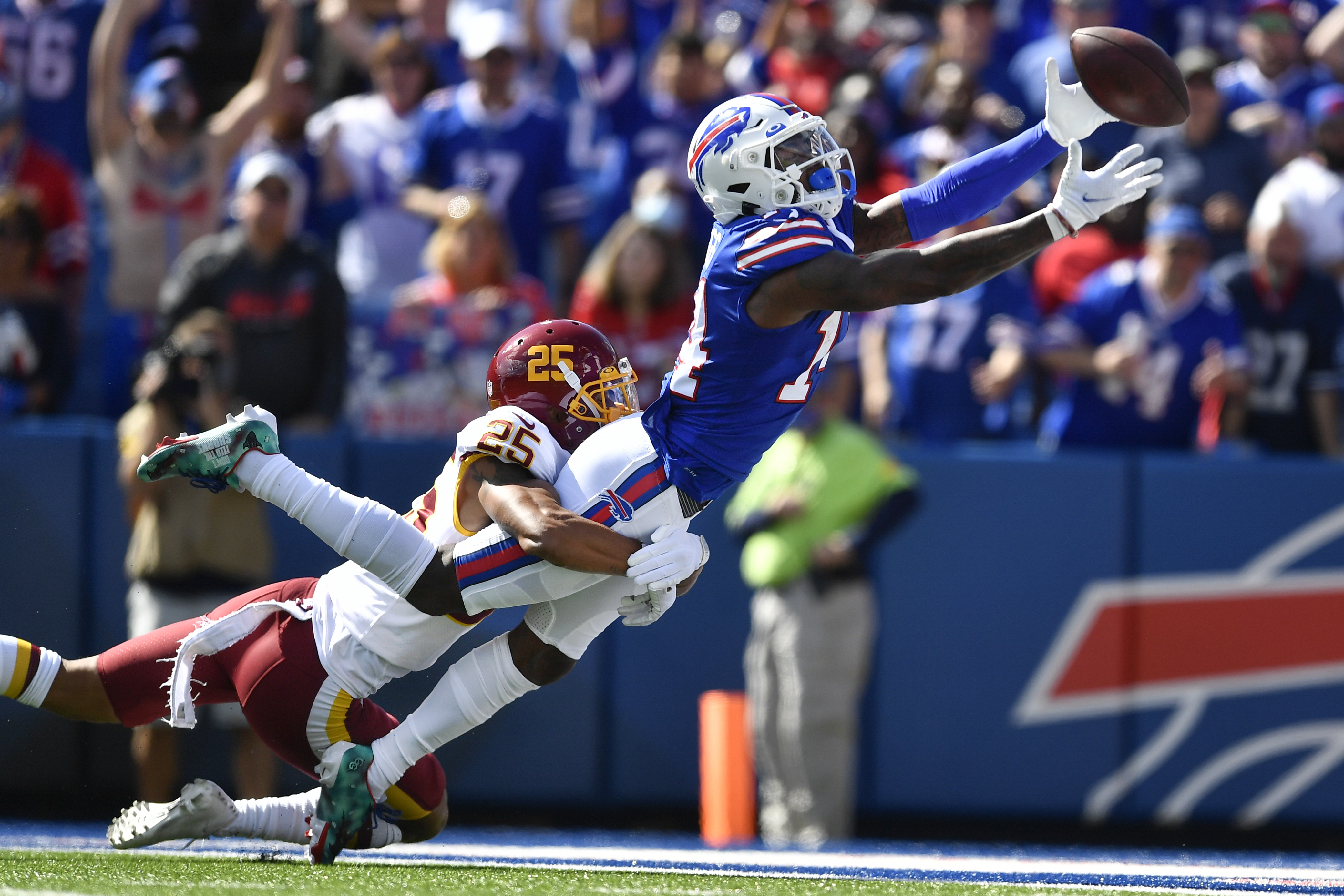 Bills' Stefon Diggs caught in another sideline interaction with