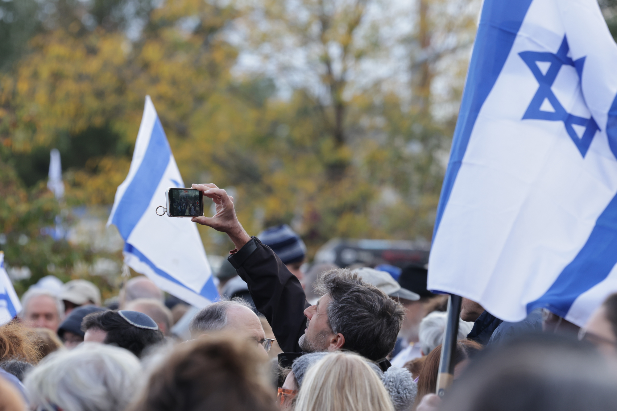 Rally for Israel at the Jewish Federation of Cleveland in Beachwood ...