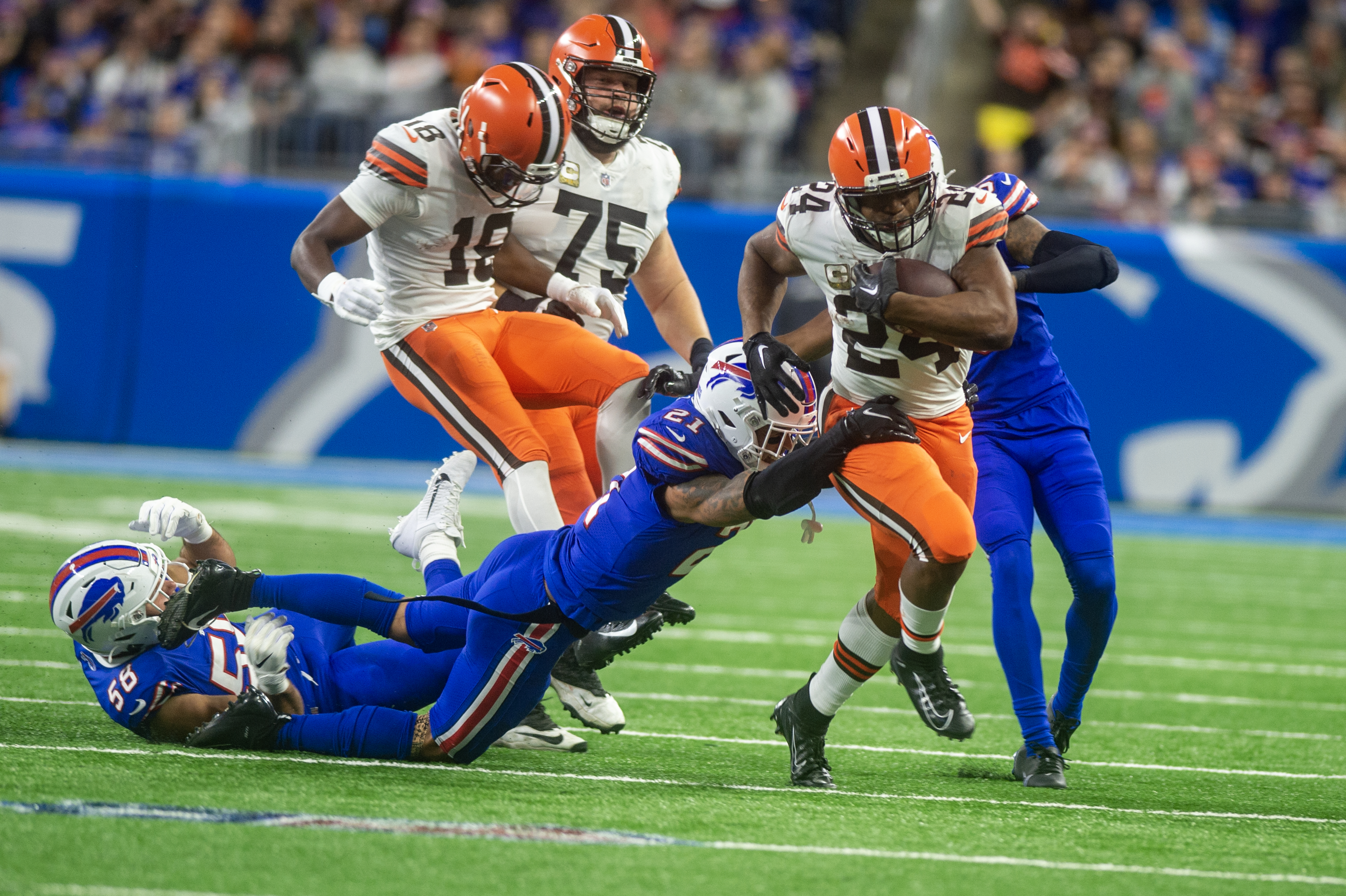 Electric atmosphere inside Ford Field for Bills-Browns game after snow  moves game from Buffalo 