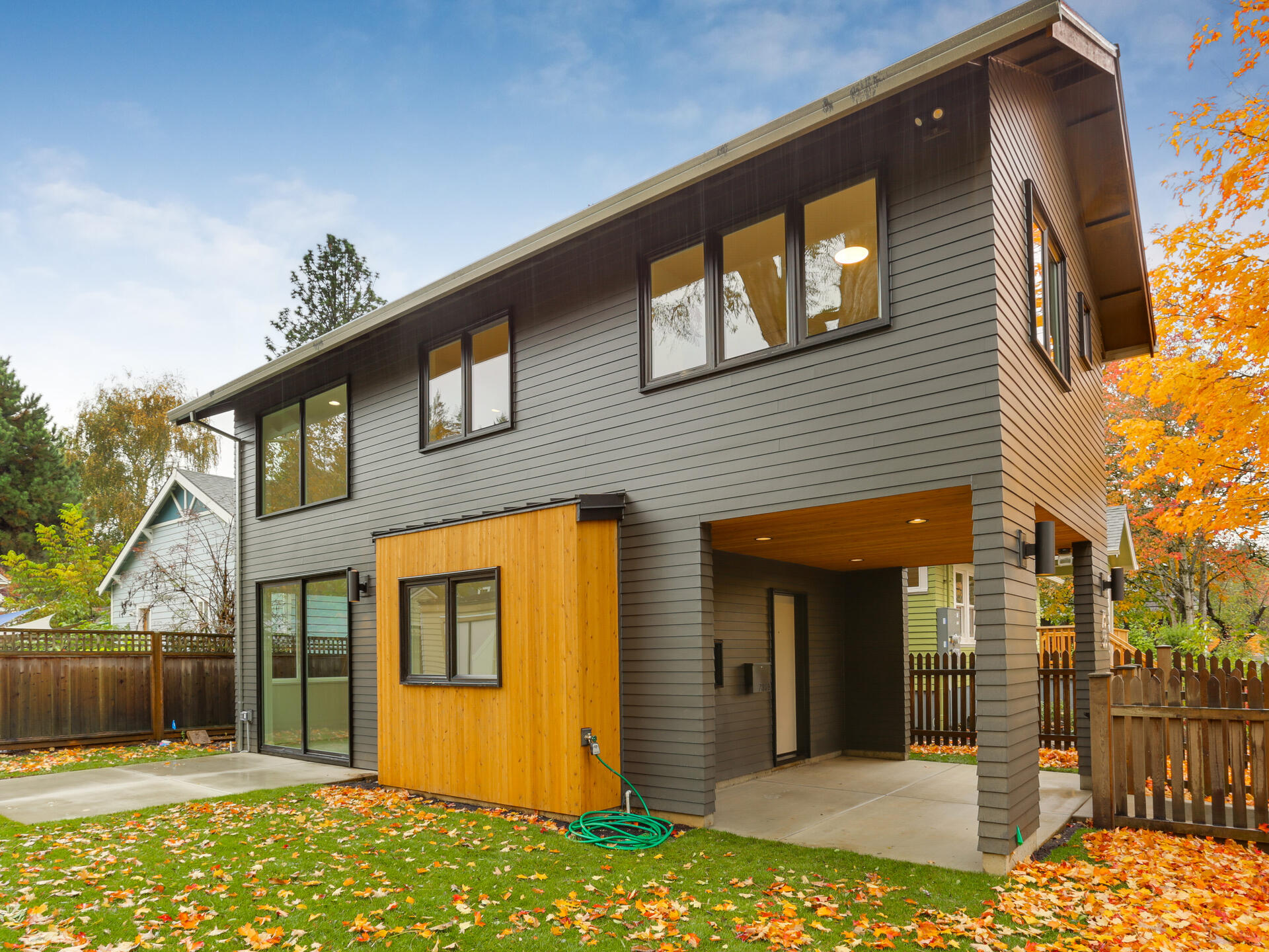 Rentable Shipping Container House Comes With Roof Deck & Garage Door