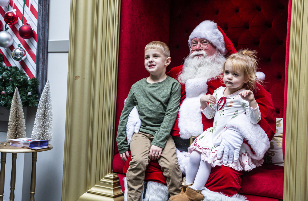 Santa Claus with pets and kids at Capital City Mall - pennlive.com