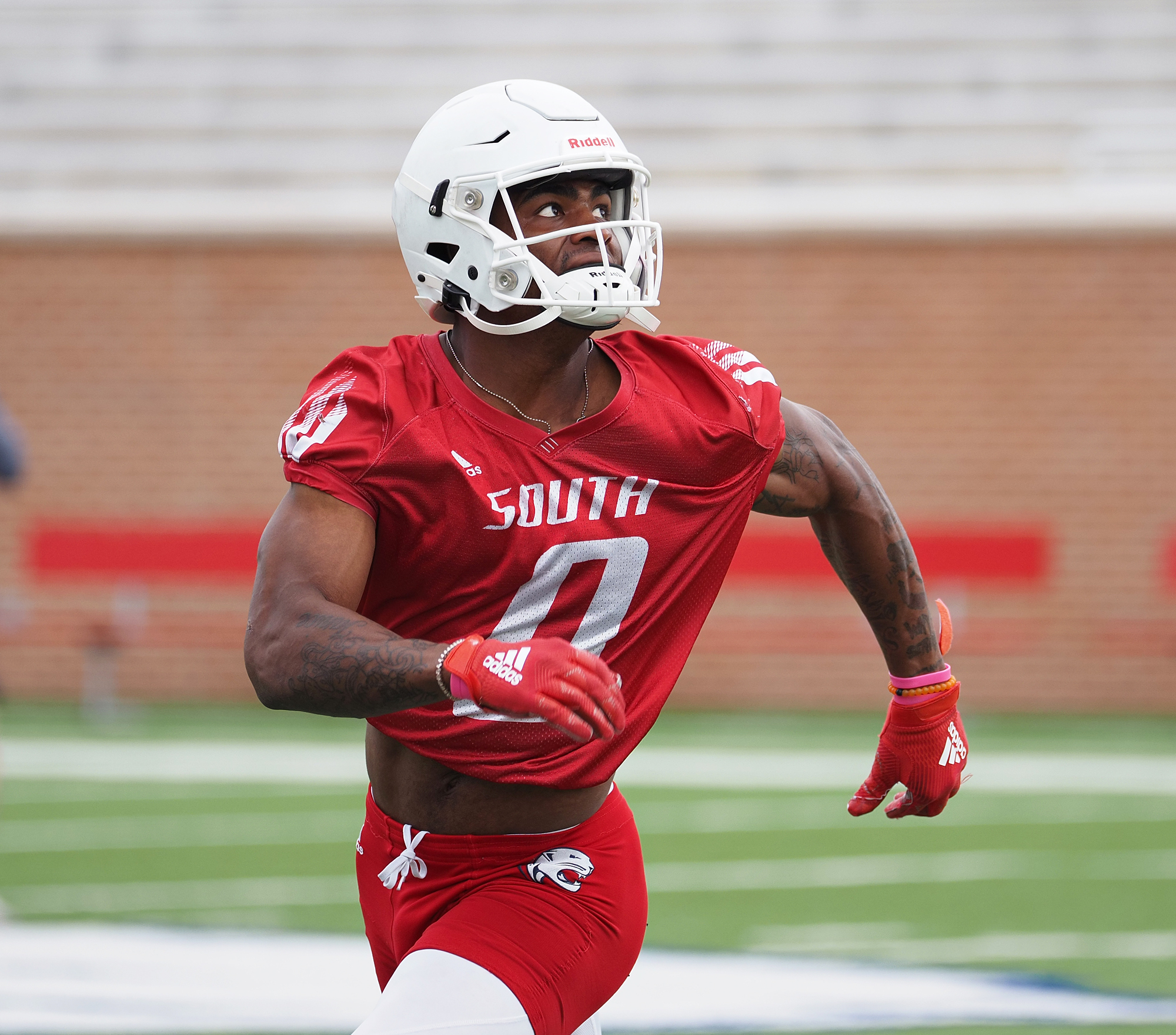 Mobile, Alabama, USA. 26th Nov, 2021. South Alabama Jaguars wide receiver  Jalen Wayne (0) turns the corner during an NCAA football game between the  Central Carolina Chanticleers and the South Alabama Jaguars