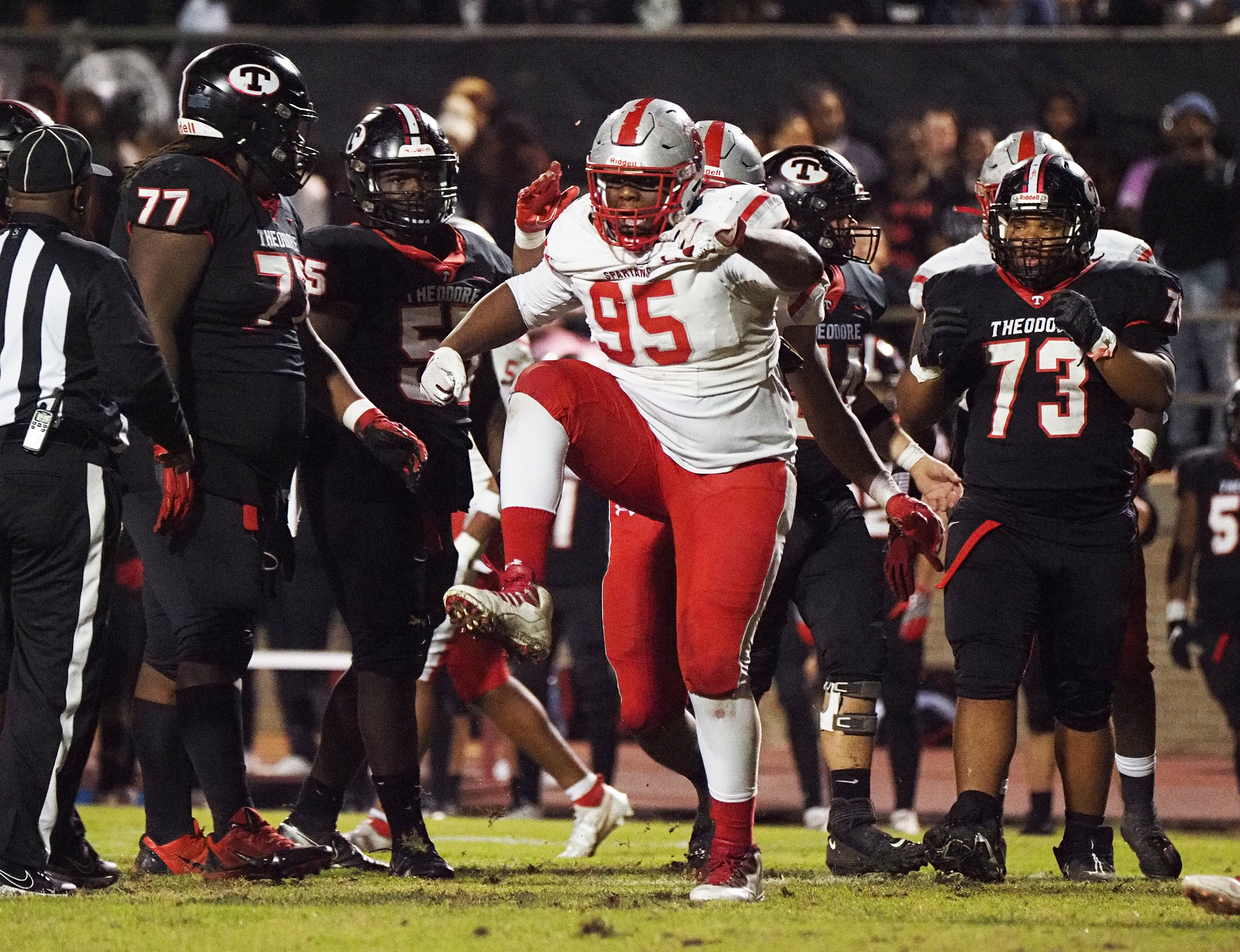 Saraland 4-star DL Antonio Coleman closing in on college commitment - al.com