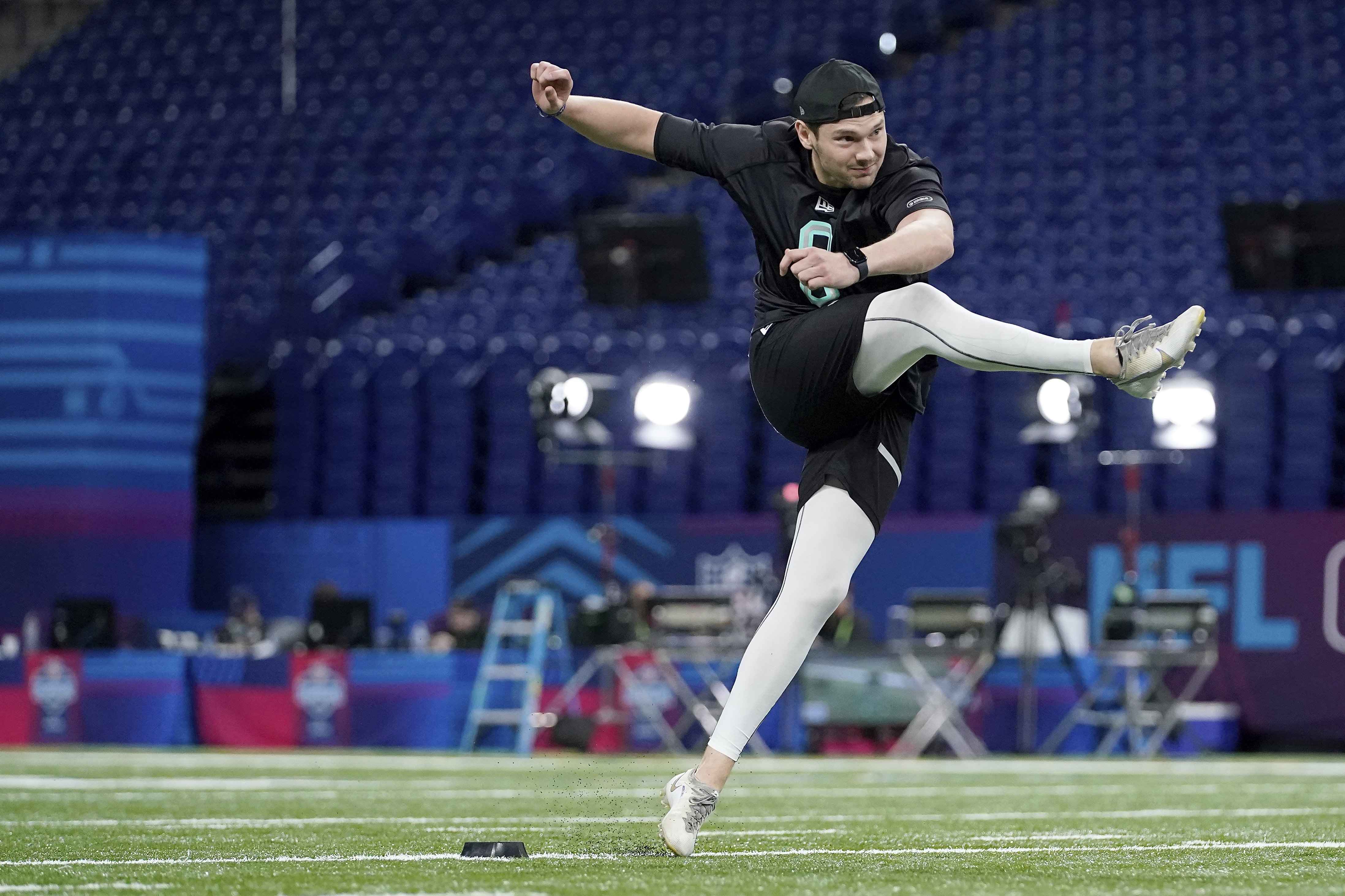 Browns trade for kicker Dustin Hopkins, plan to waive Cade York –  News-Herald