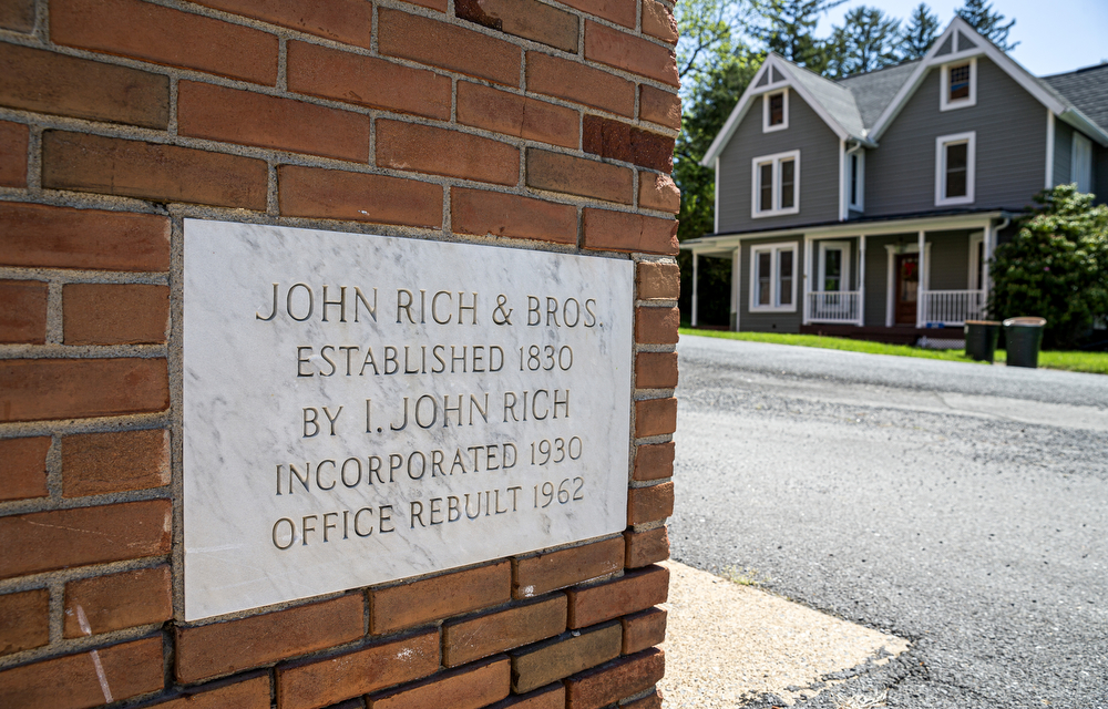 Woolrich outlet store closing