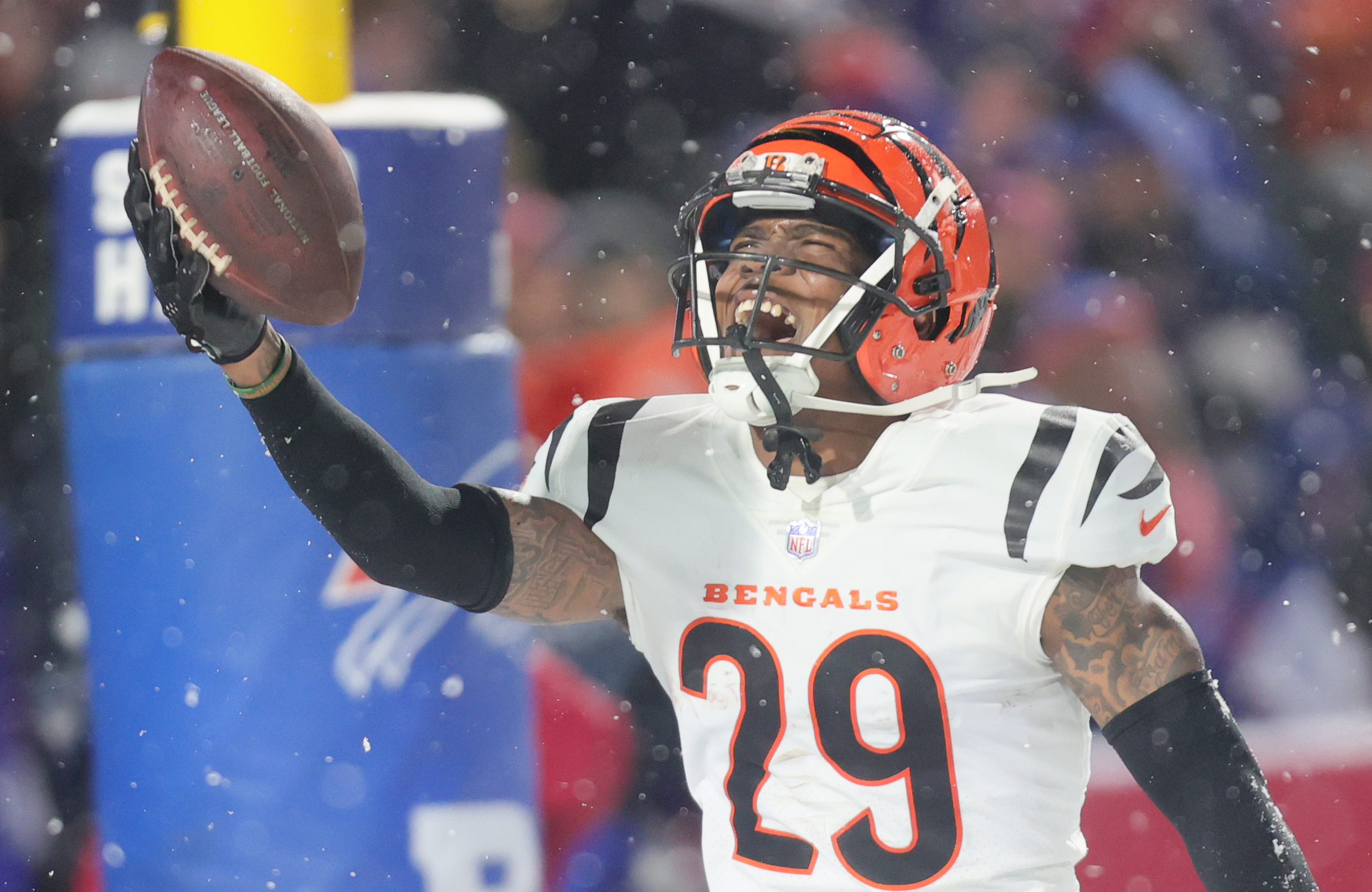 Bills-Bengals rematch? Why no neutral site or coin flip for playoffs?