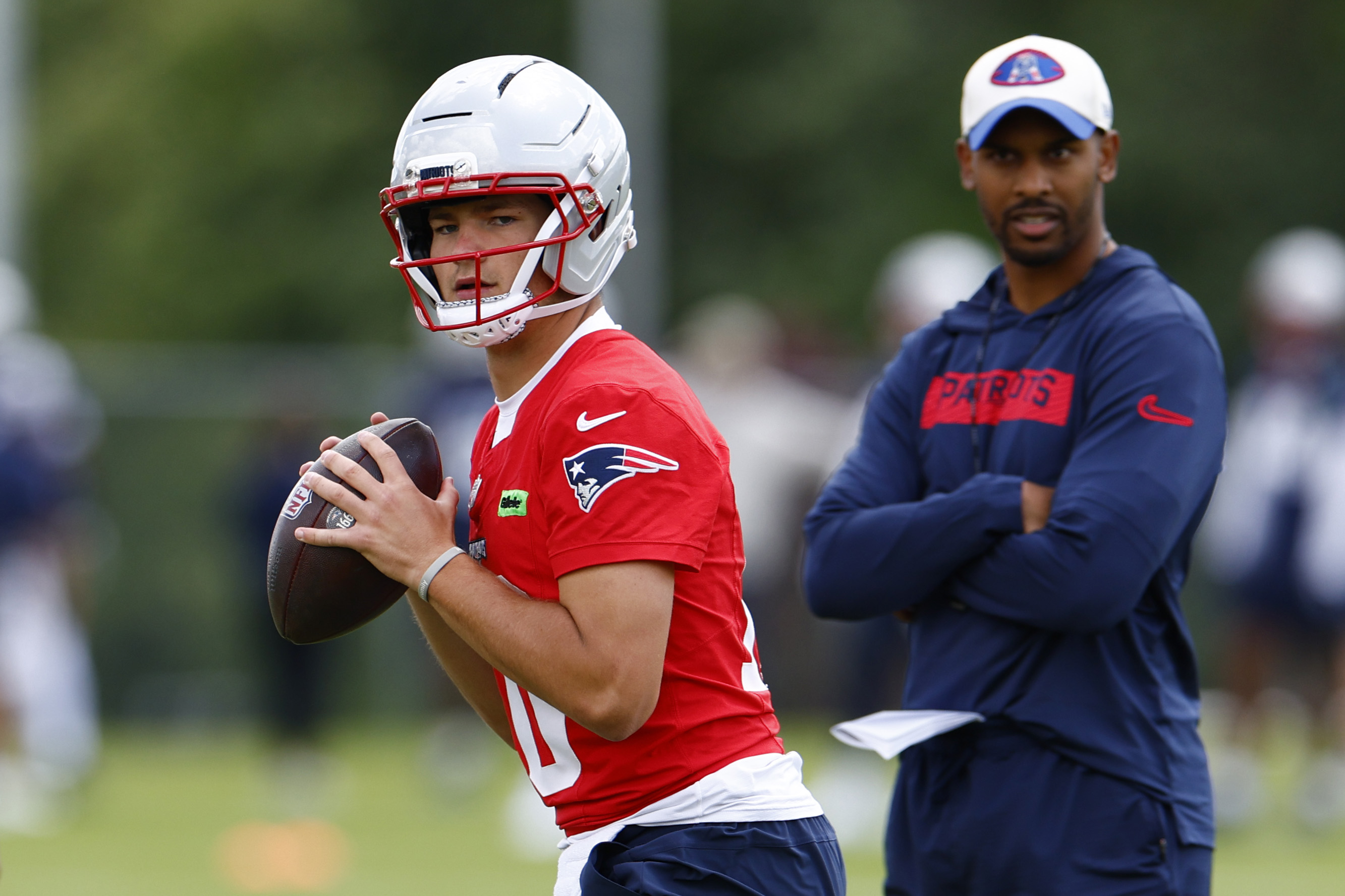 Patriots: Gặp gỡ huấn luyện viên 29 tuổi đang có sự thăng tiến vượt bậc trong NFL - masslive.com