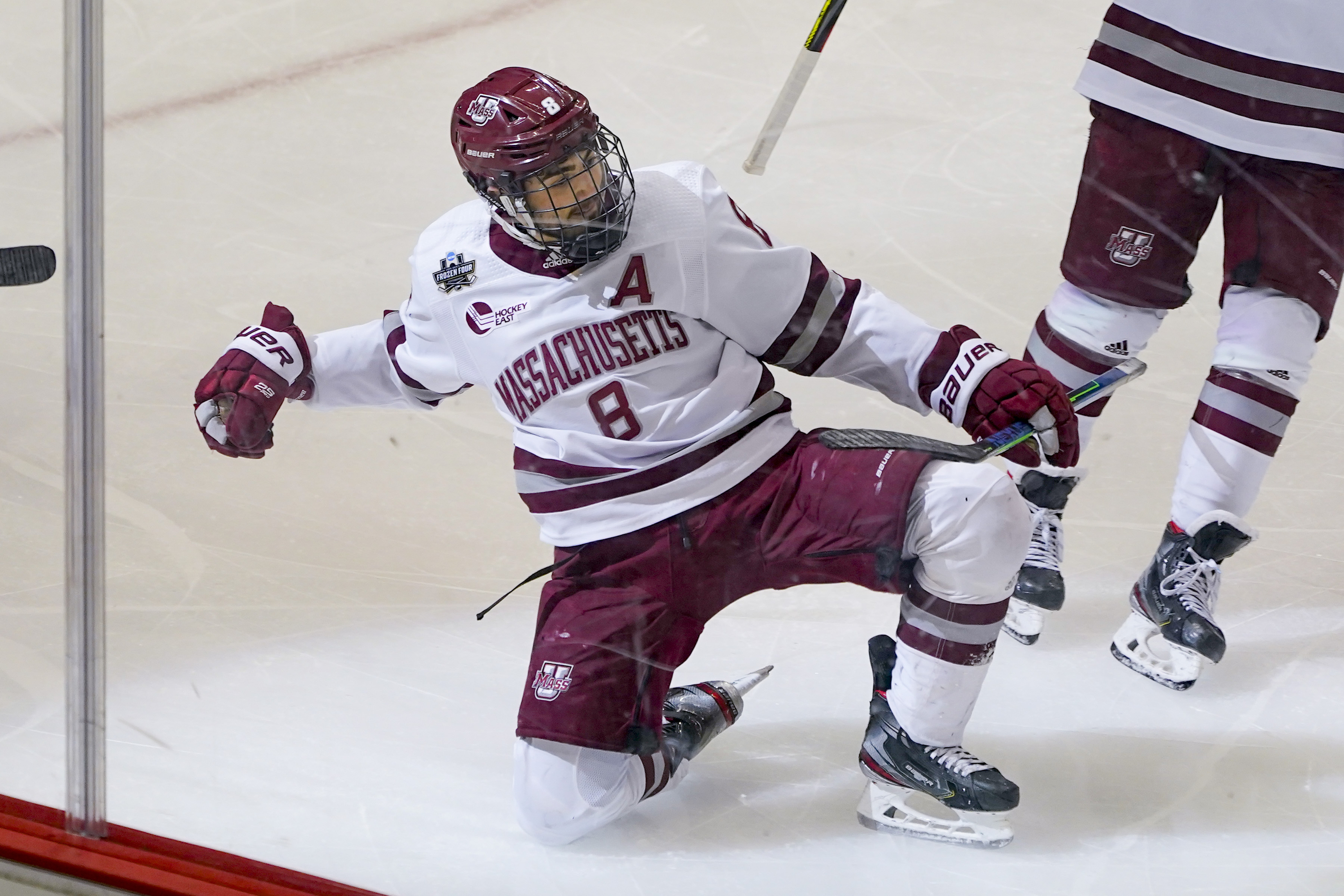 Men's Weekly Release: Boston University Wins Hockey East Tournament Title8  - Hockey East Association