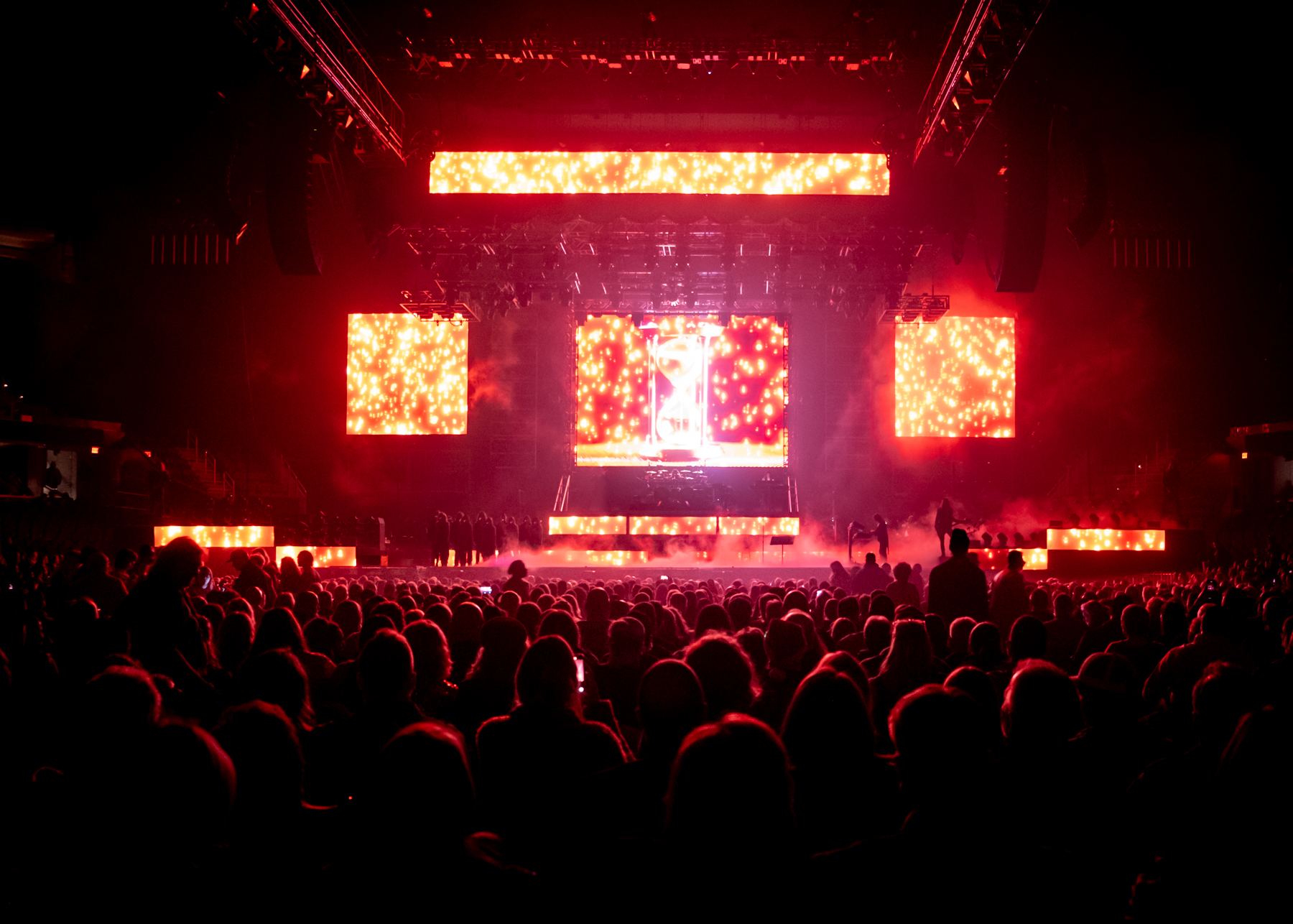 Trans-Siberian Orchestra Brings 'Ghosts of Christmas Eve' Show to ...