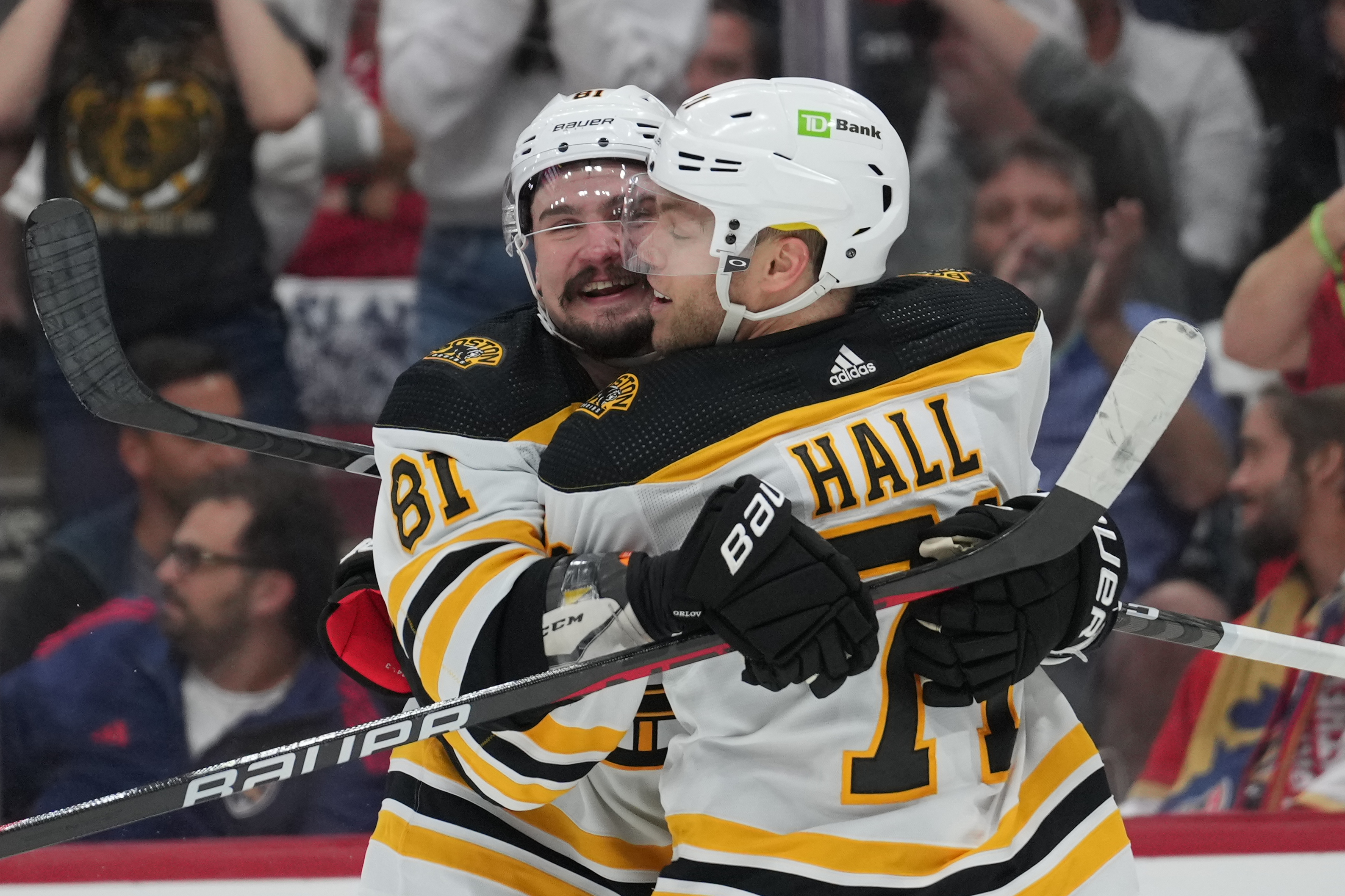 Bruins top Panthers 6-2, take 3-1 lead in 1st-round series