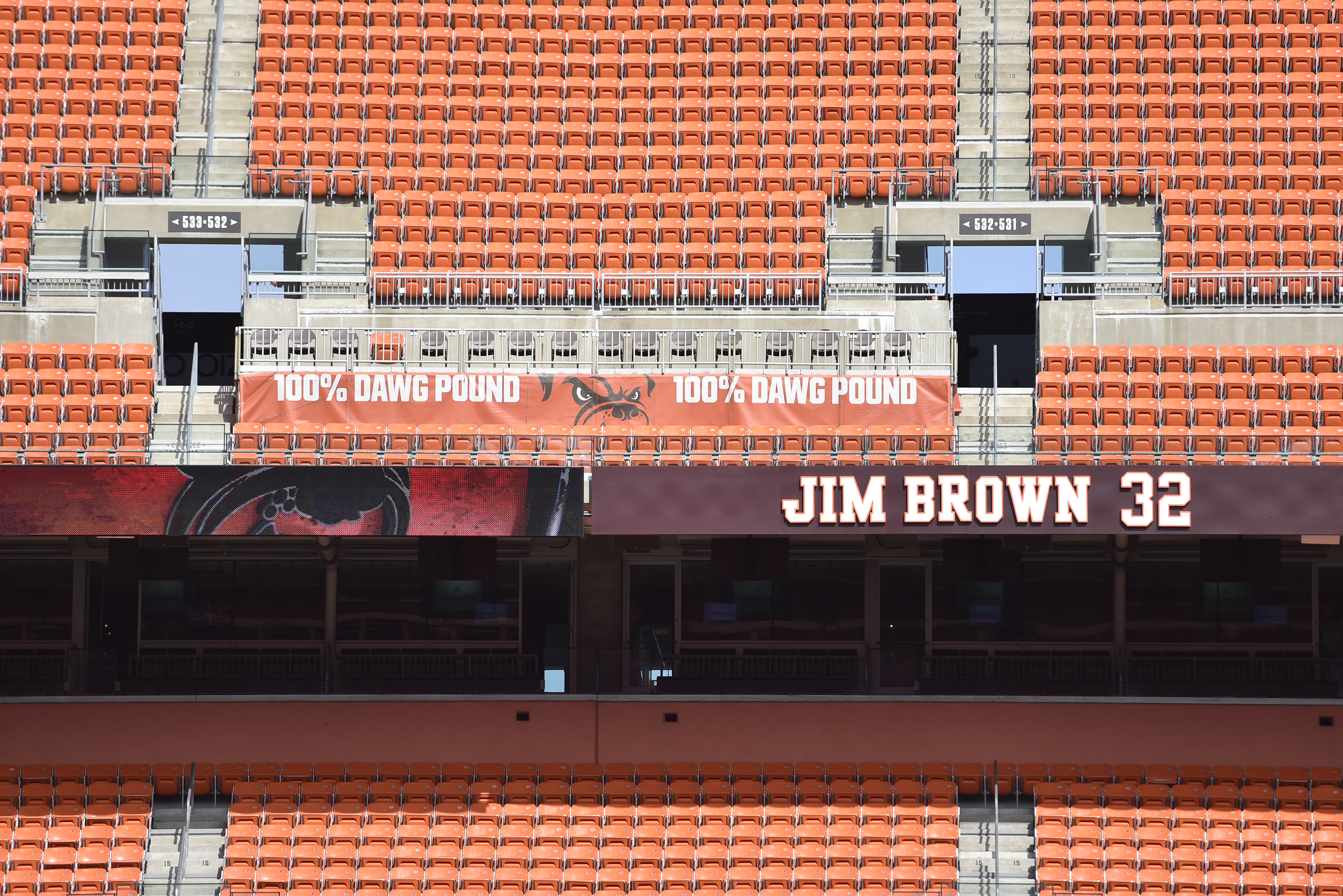 Jim Brown says 1964 NFL title ring up for auction was stolen from